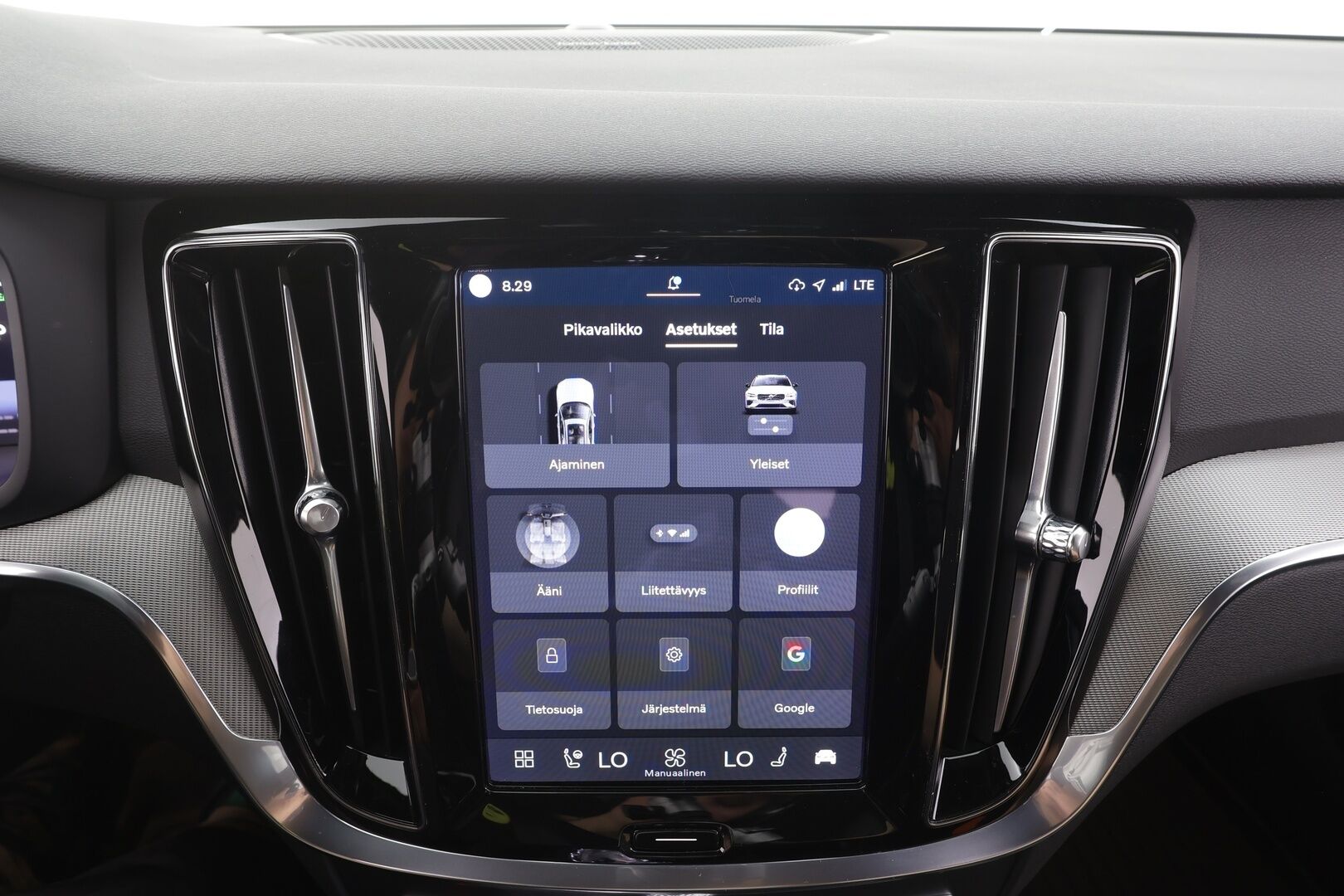 Volvo V60 2023 T6 AWD Long Range Plus Dark aut - | H&K | ACC | Full-LED | P.Kamera | Sporttipenkit Muistilla | Navi | Kaistavahti | Katveavustin | Keyless | Lisälämmitin | 1-om Suomi-auto | 2x Latauskaapelit | Kahdet renkaat | Merkkihuollot |