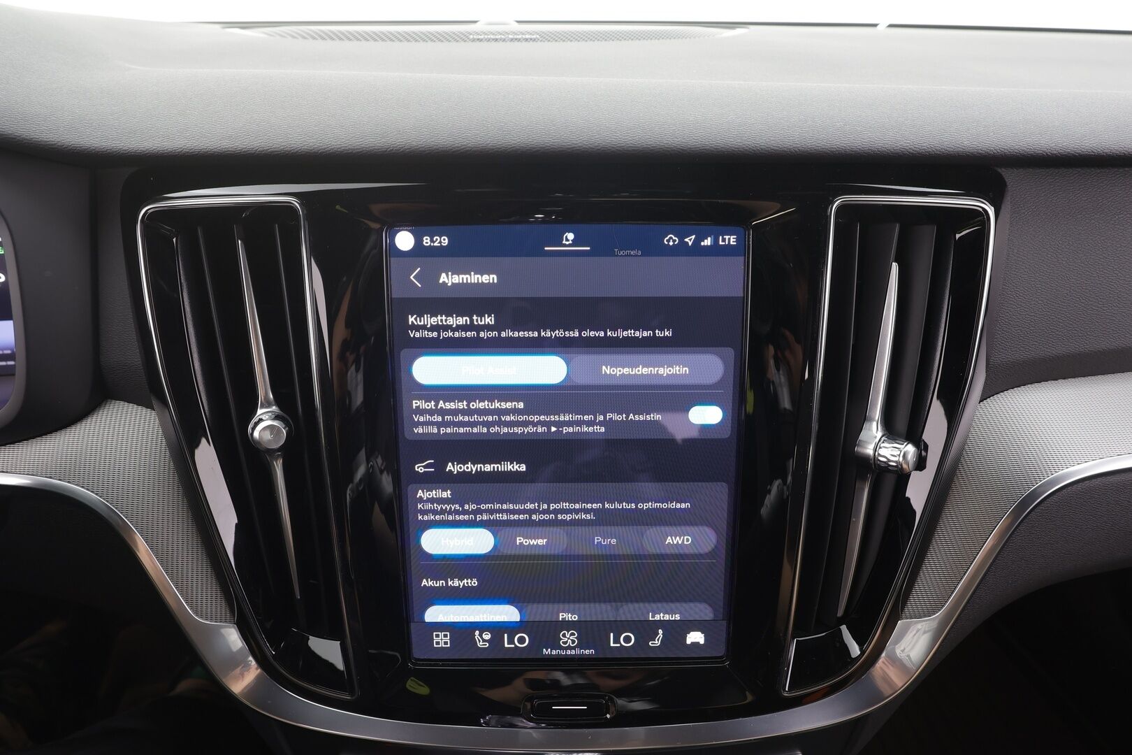 Volvo V60 2023 T6 AWD Long Range Plus Dark aut - | H&K | ACC | Full-LED | P.Kamera | Sporttipenkit Muistilla | Navi | Kaistavahti | Katveavustin | Keyless | Lisälämmitin | 1-om Suomi-auto | 2x Latauskaapelit | Kahdet renkaat | Merkkihuollot |