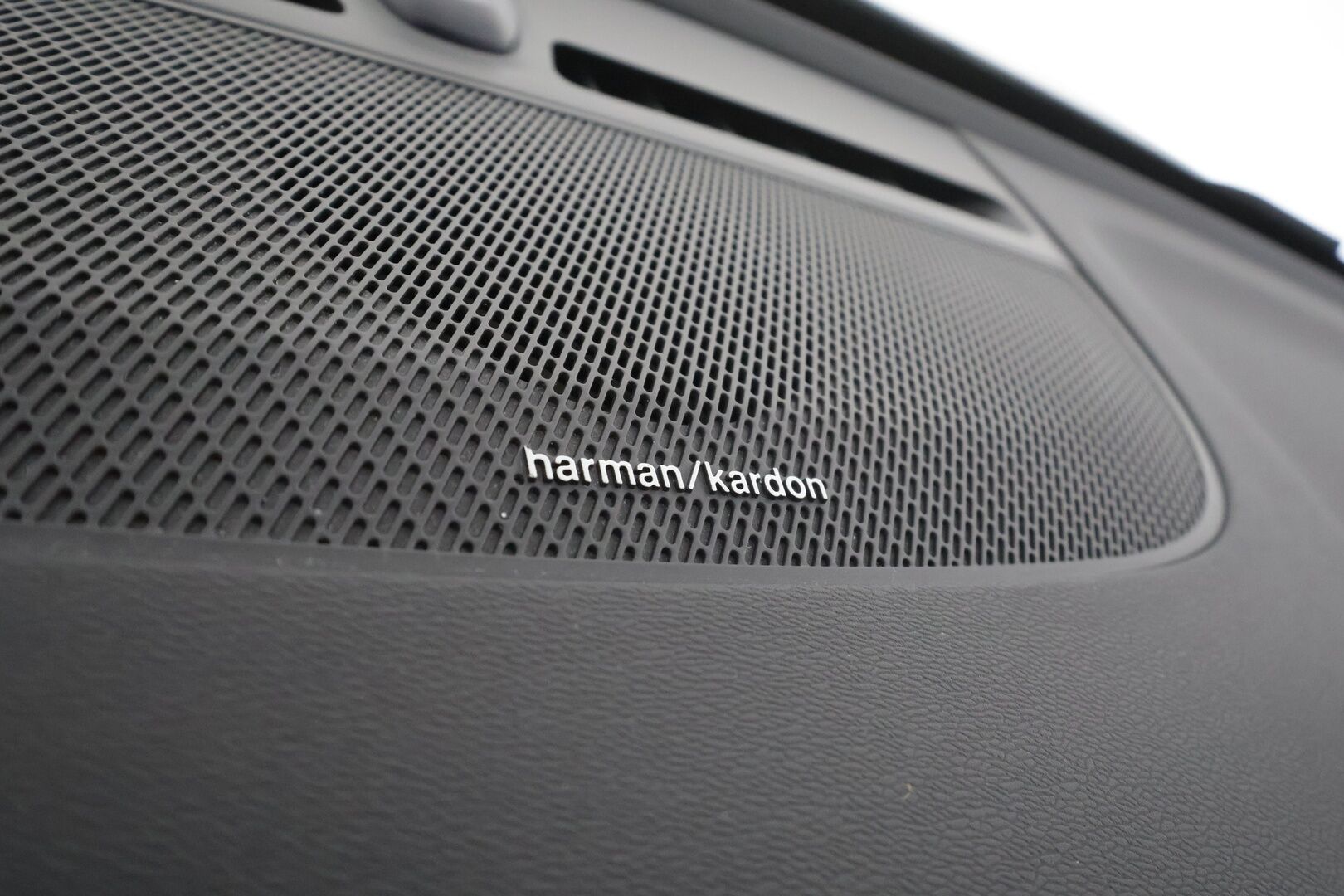 Volvo XC40 2023 T5 TwE Ultimate Bright aut * ACC / 360° / LED / Muistipenkki / Panorama / Koukku / Sporttinahat / KeylessGo / BLIS / H&K * - 1.Om Suomi-auto / Kahdet renkaat aluvanteilla / Merkkihuollettu