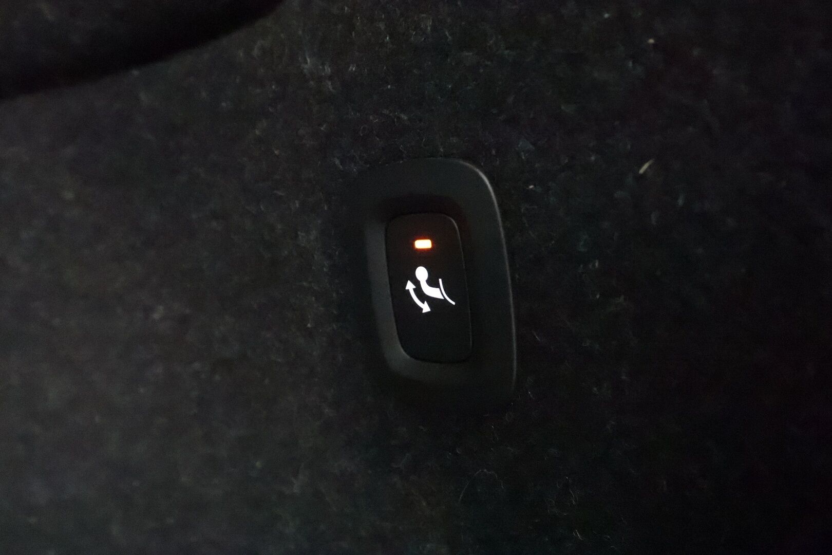 Volvo XC40 2023 T5 TwE Ultimate Bright aut * ACC / 360° / LED / Muistipenkki / Panorama / Koukku / Sporttinahat / KeylessGo / BLIS / H&K * - SOH: 97.5% / 1.Om Suomi-auto / Kahdet renkaat aluvanteilla / Merkkihuollettu