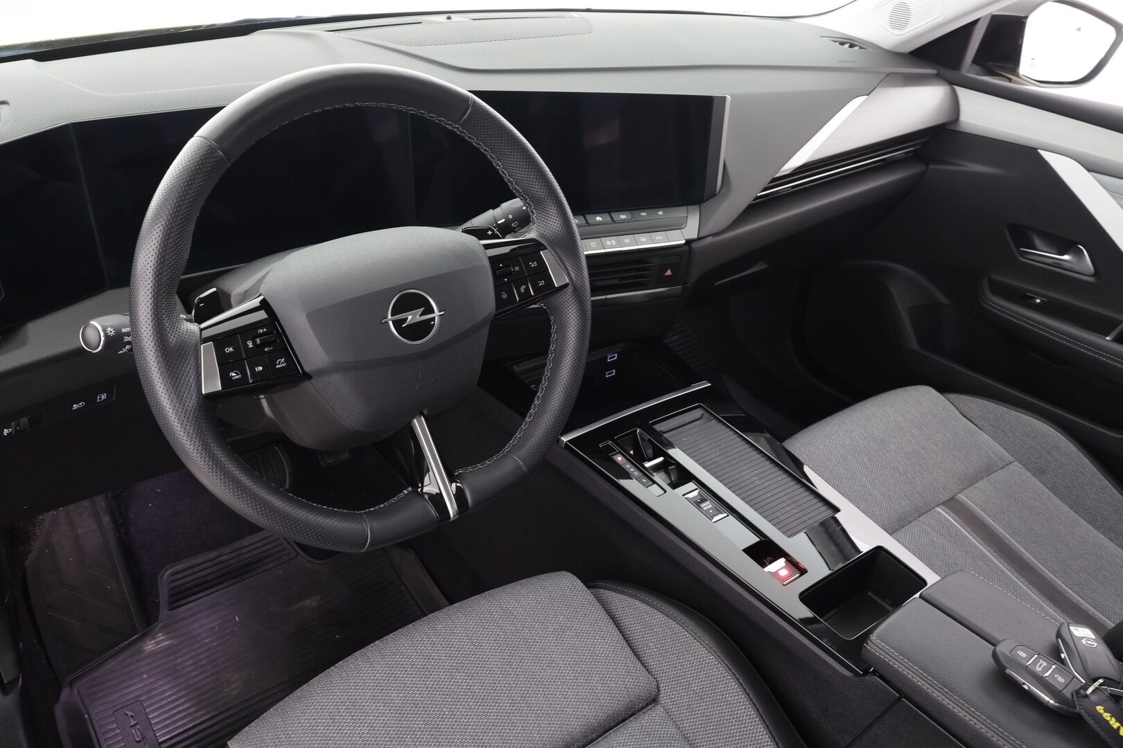 Opel Astra 2023 Innovation Plus 180 A PHEV * ACC / LED / P.Kamera / Kaistavahti / Digimittaristo / Keyless * - 1-om Suomi-auto / Kahdet renkaat aluvanteilla