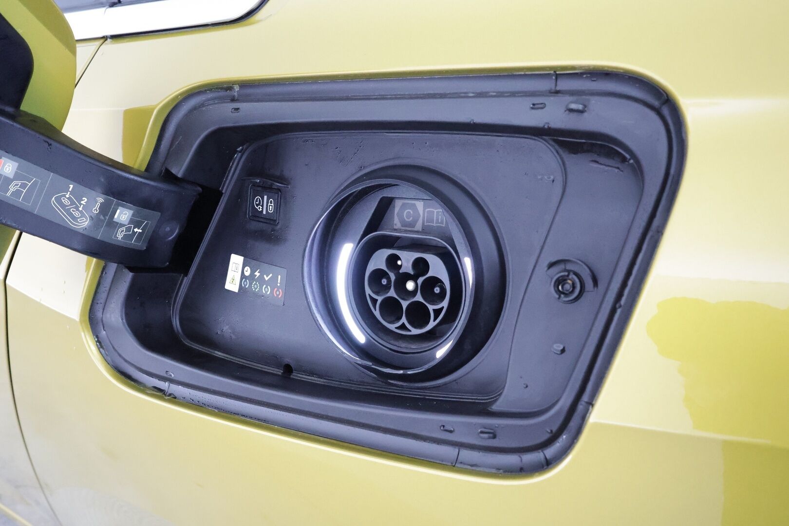 Opel Astra 2023 Innovation Plus 180 A PHEV * ACC / LED / P.Kamera / Kaistavahti / Digimittaristo / Keyless * - 1-om Suomi-auto / Kahdet renkaat aluvanteilla