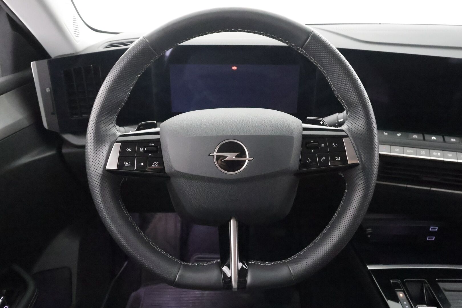 Opel Astra 2023 Innovation Plus 180 A PHEV * ACC / LED / P.Kamera / Kaistavahti / Digimittaristo / Keyless * - 1-om Suomi-auto / Kahdet renkaat aluvanteilla