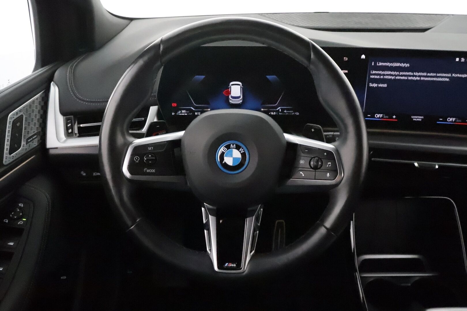 BMW 225 2023 U06 Active Tourer 225e xDrive Charged Edition M Sport **H&K / Panorama / Adapt. LED / Hierovat sporttipenkit / Koukku** - 3,99 % KORKOTARJOUS TÄHÄN AUTOON - Akku kuntotarkastettu! / 1-om. Suomi-auto / BMW Kattoboksi / Merkkihuollettu 