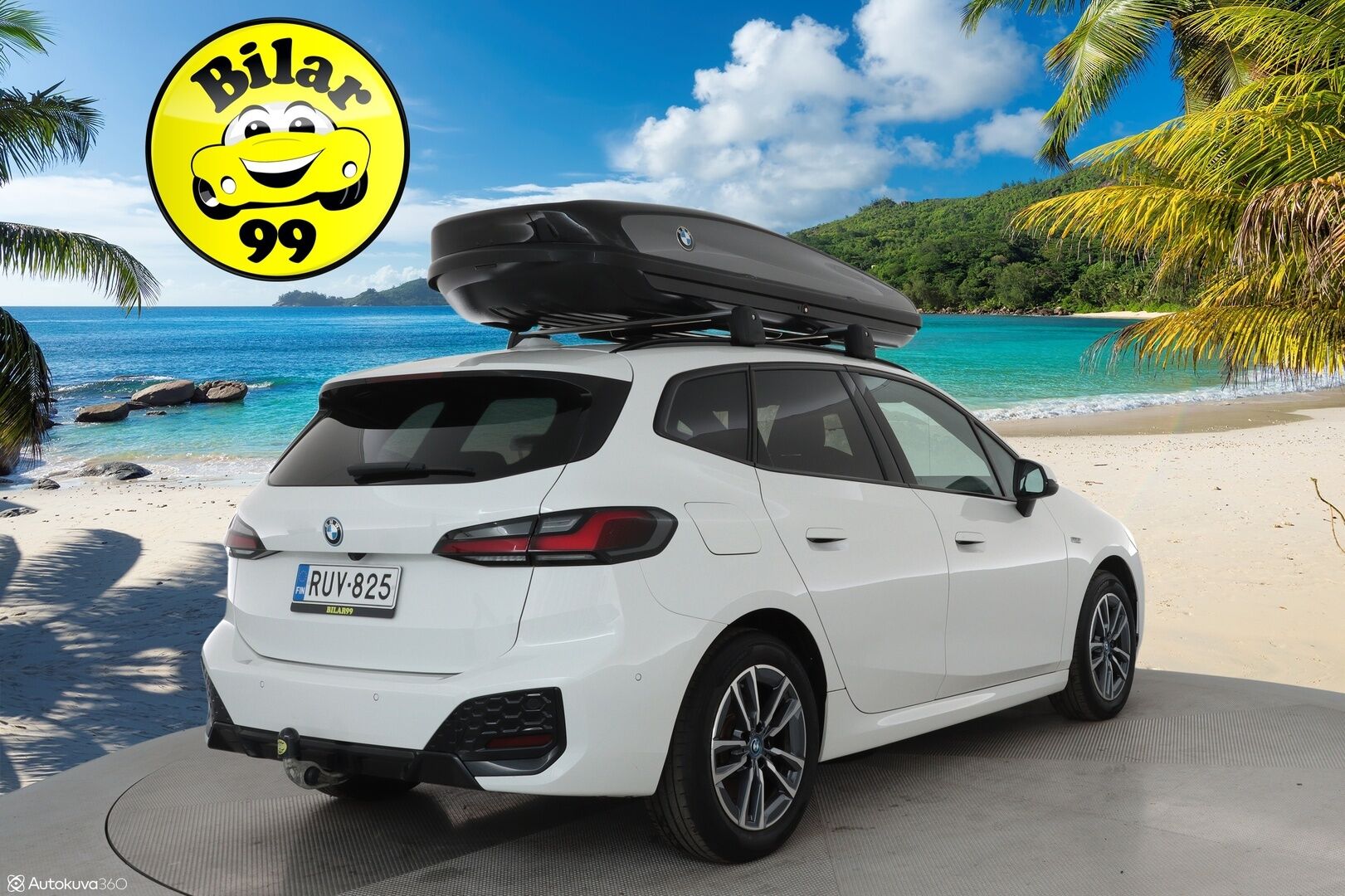 BMW 225 2023 U06 Active Tourer 225e xDrive Charged Edition M Sport **H&K / Panorama / Adapt. LED / Hierovat sporttipenkit / Koukku** - 3,99 % KORKOTARJOUS TÄHÄN AUTOON - Akku kuntotarkastettu! / 1-om. Suomi-auto / BMW Kattoboksi / Merkkihuollettu 