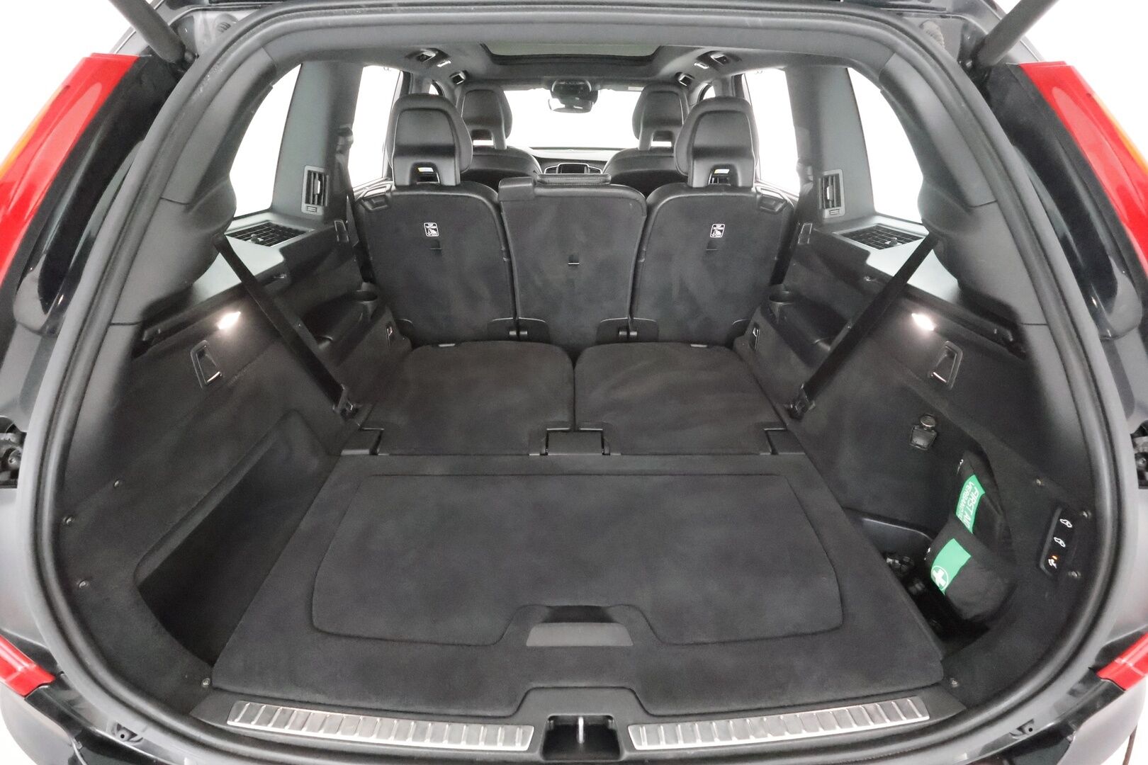 Volvo XC90 2020 T8 TwE AWD Inscription aut 7-P * ACC / HUD / Panorama / Ilma-alusta / Muistpenkit / Ilmastoidut nahat / Koukku / Full LED / 360° * - Webasto / Hierovat penkit / Kahdet renkaat aluvanteilla / Merkkihuollettu