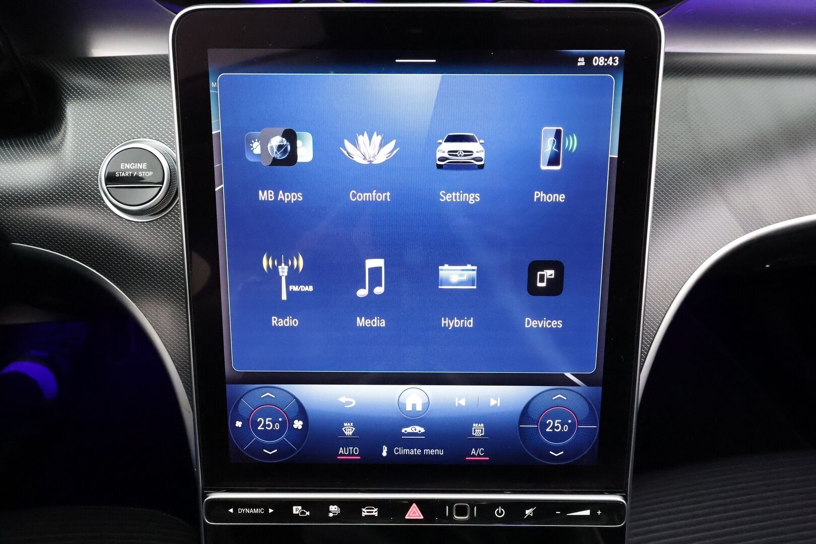 Mercedes-Benz C 2023 300 e A Business * Vakkari / Puolinahat / P.kamera / LED / Navi / Facelift * - 1.Om Suomi-auto / Kahdet renkaat aluvanteilla / Merkkihuollettu