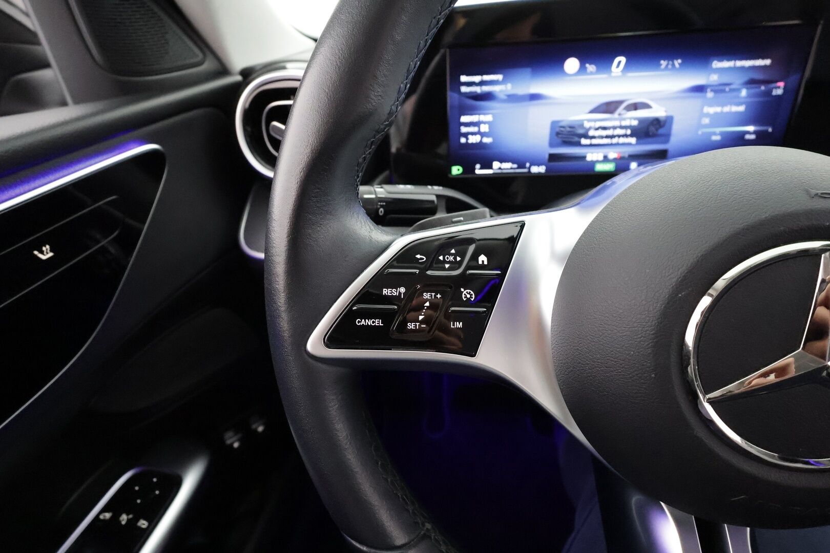 Mercedes-Benz C 2023 300 e A Business * Vakkari / Puolinahat / P.kamera / LED / Navi / Facelift * - 1.Om Suomi-auto / Kahdet renkaat aluvanteilla / Merkkihuollettu