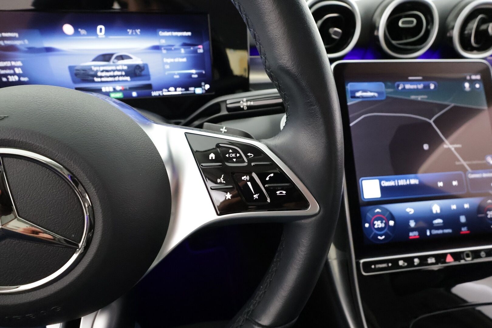 Mercedes-Benz C 2023 300 e A Business * Vakkari / Puolinahat / P.kamera / LED / Navi / Facelift * - 1.Om Suomi-auto / Kahdet renkaat aluvanteilla / Merkkihuollettu