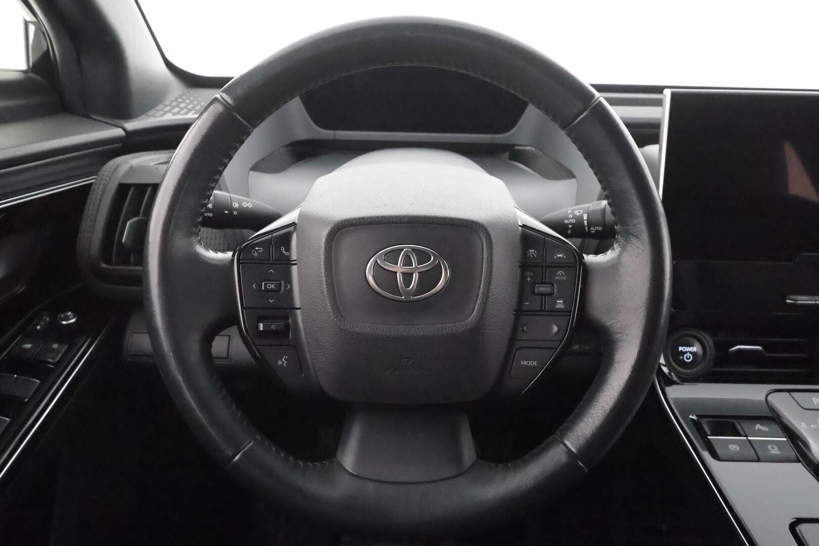 Toyota bZ4X 2023 Launch Edition * ACC / ILP / P.Kamera / Navi / LED / Keyless / Sähköpenkki / Puolinahat * - Suomi-auto / Kahdet renkaat aluvanteilla / Merkkihuollettu / Juuri huollettu - HULLUT AVAJAISHULINAT KORKOTARJOUS 3,29 %