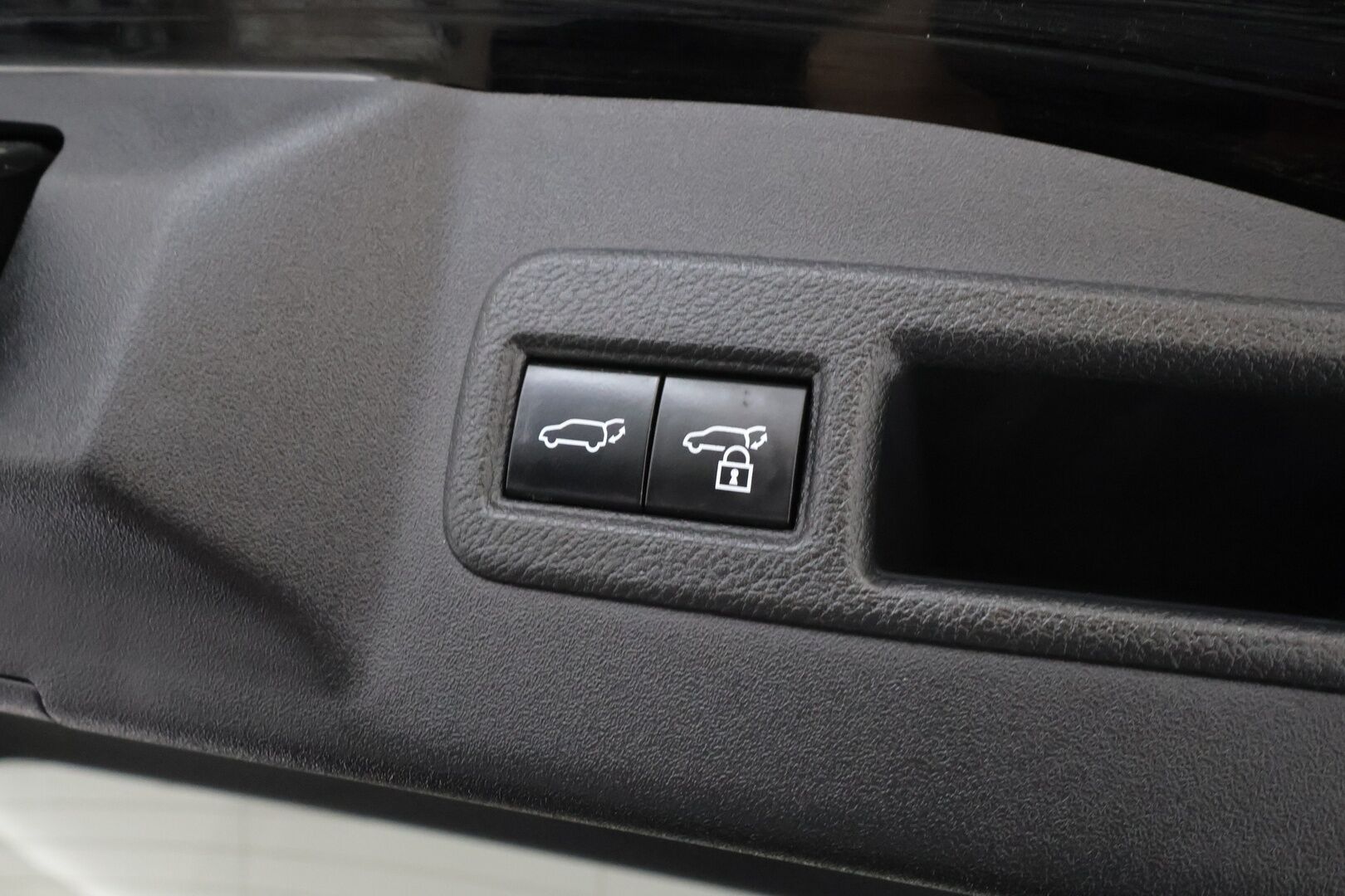 Toyota bZ4X 2023 Launch Edition * ACC / ILP / P.Kamera / Navi / LED / Keyless / Sähköpenkki / Puolinahat * - Suomi-auto / Kahdet renkaat aluvanteilla / Merkkihuollettu / Juuri huollettu - HULLUT AVAJAISHULINAT KORKOTARJOUS 3,29 %