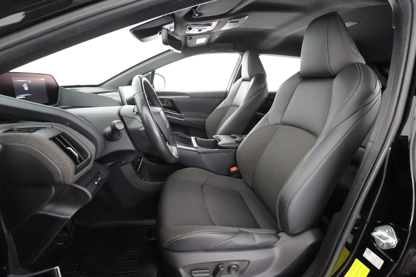 Toyota bZ4X 2023 Launch Edition * ACC / ILP / P.Kamera / Navi / LED / Keyless / Sähköpenkki / Puolinahat * - Suomi-auto / Kahdet renkaat aluvanteilla / Merkkihuollettu / Juuri huollettu - HULLUT AVAJAISHULINAT KORKOTARJOUS 3,29 %