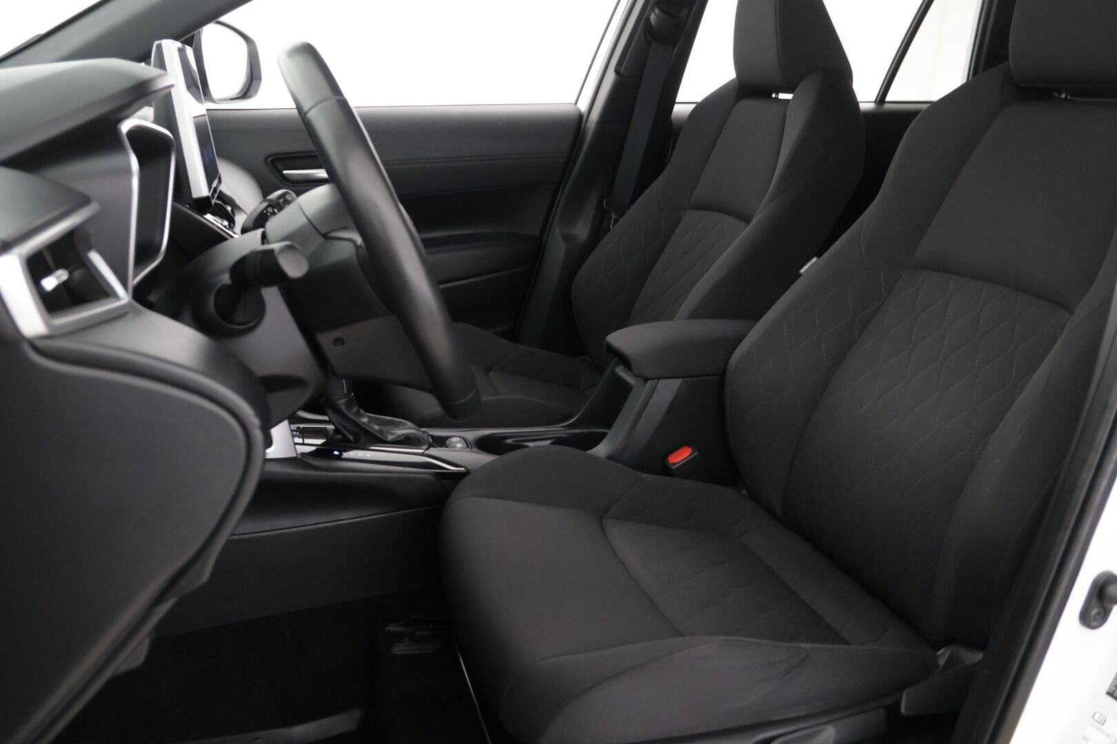 Toyota Corolla Cross 2023 2.0 Hybrid Launch Edition - | ACC! | NAVI! | LÄMM-TUULILASI! | 2x AVAIMET! | 2X RENKAAT! | APPLE CARPLAY! | DIGIMITTARISTO! |