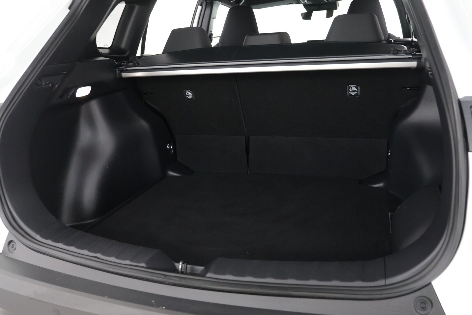 Toyota Corolla Cross 2023 2.0 Hybrid Launch Edition - | ACC! | NAVI! | LÄMM-TUULILASI! | 2x AVAIMET! | 2X RENKAAT! | APPLE CARPLAY! | DIGIMITTARISTO! |