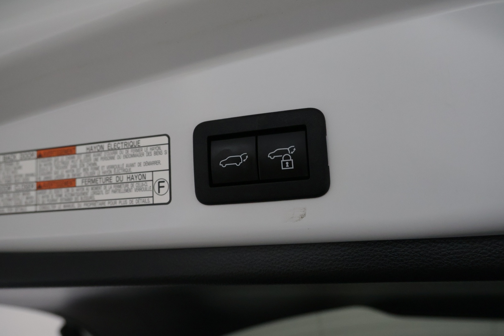 Toyota Corolla Cross 2023 2.0 Hybrid Launch Edition - | ACC! | NAVI! | LÄMM-TUULILASI! | 2x AVAIMET! | 2X RENKAAT! | APPLE CARPLAY! | DIGIMITTARISTO! |