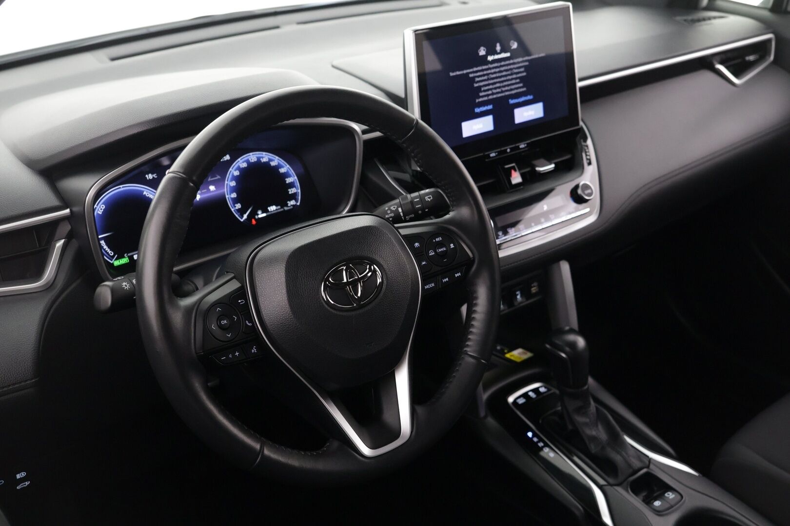 Toyota Corolla Cross 2023 2.0 Hybrid Launch Edition - | ACC! | NAVI! | LÄMM-TUULILASI! | 2x AVAIMET! | 2X RENKAAT! | APPLE CARPLAY! | DIGIMITTARISTO! |