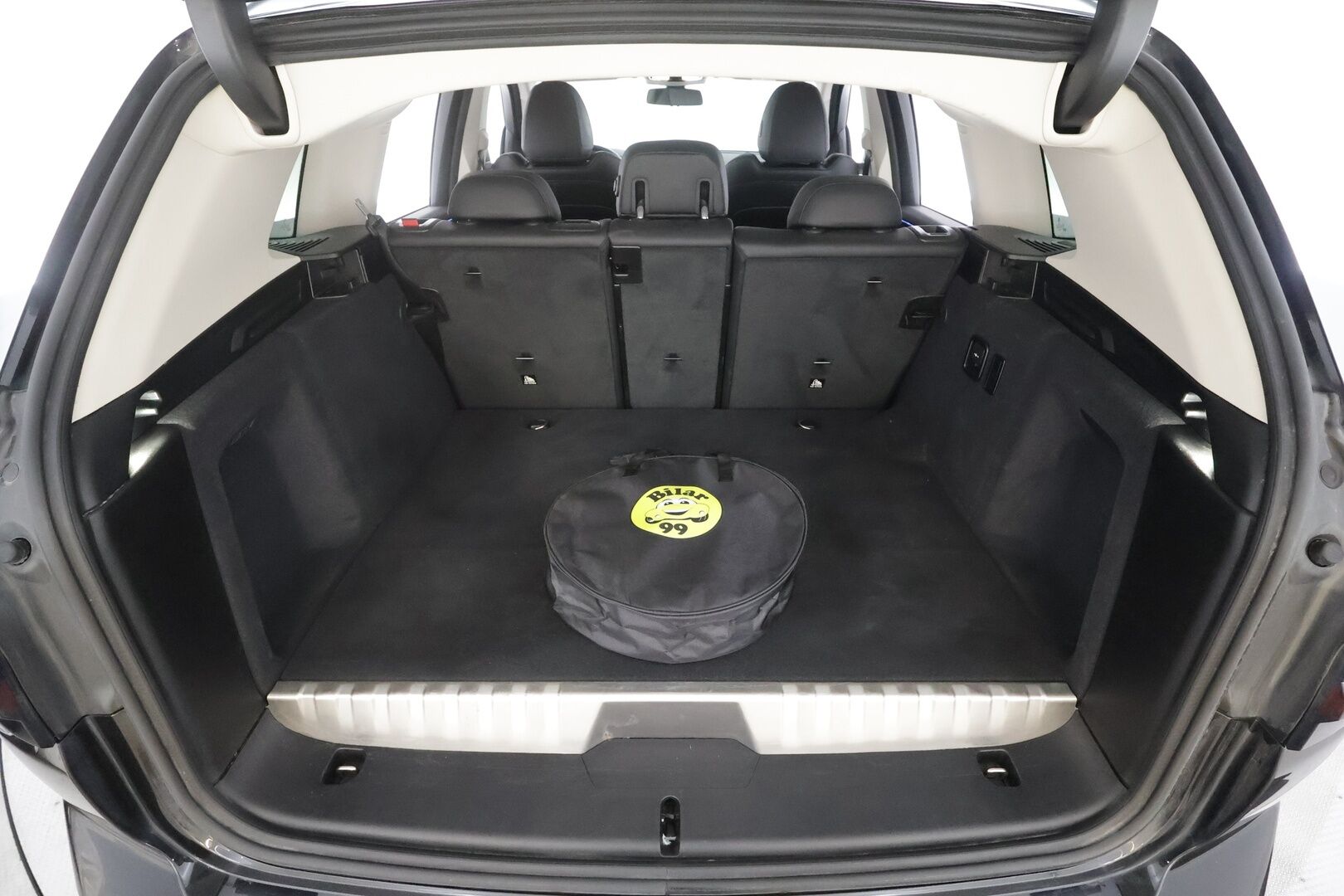 BMW X3 2023 G01 xDrive 30e A Charged Edition - ACC | Lisälämmitin | Vetokoukku | Hifit | LED | Comfort access | Sporttinahat | P.kamera | 1.Om Suomi-auto | Kahdet Renkaat | Merkkihuollettu |