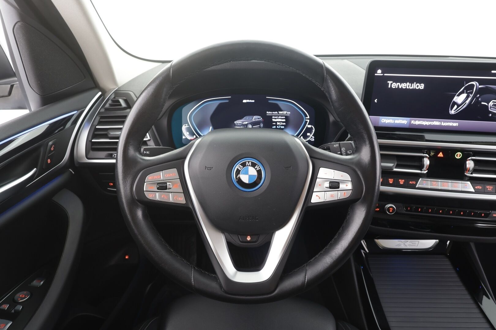 BMW X3 2023 G01 xDrive 30e A Charged Edition - ACC | Lisälämmitin | Vetokoukku | Hifit | LED | Comfort access | Sporttinahat | P.kamera | 1.Om Suomi-auto | Kahdet Renkaat | Merkkihuollettu |