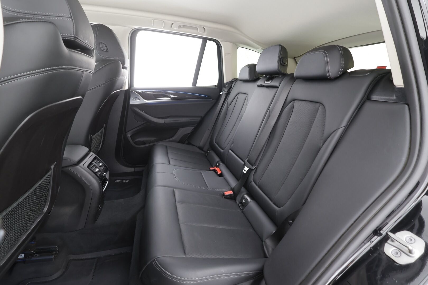 BMW X3 2023 G01 xDrive 30e A Charged Edition - ACC | Lisälämmitin | Vetokoukku | Hifit | LED | Comfort access | Sporttinahat | P.kamera | 1.Om Suomi-auto | Kahdet Renkaat | Merkkihuollettu |