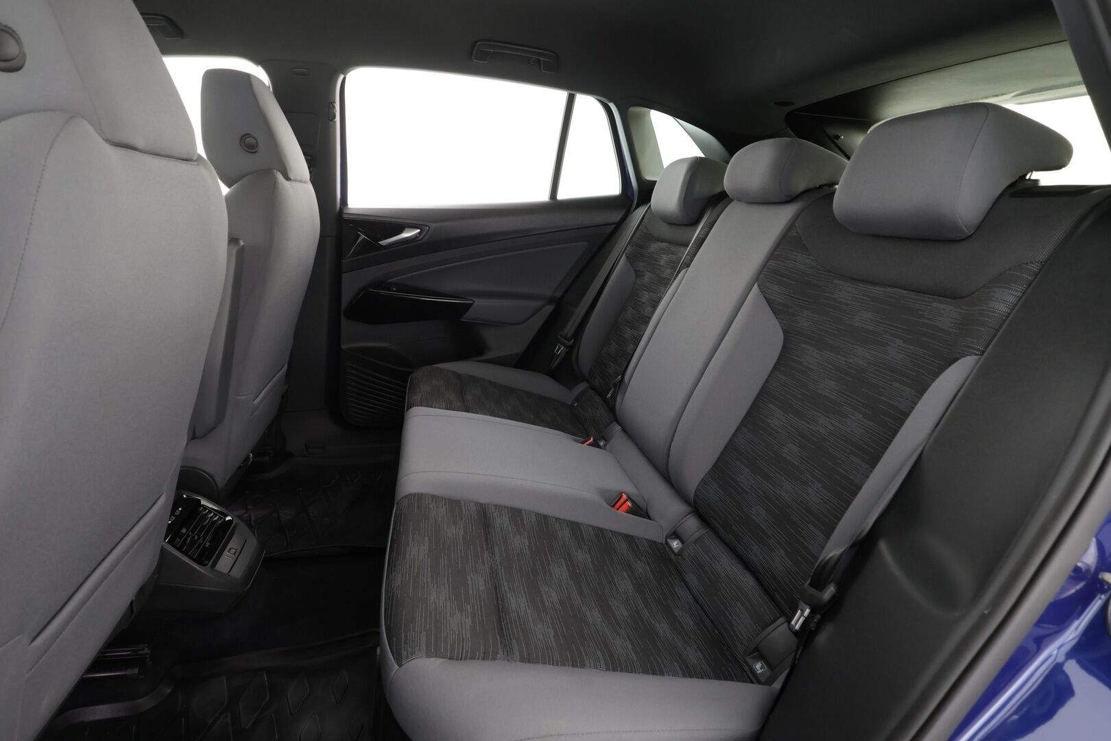 Volkswagen ID.4 2023 Pro 128 kW, akku 77 kWh * ACC / ILP / P.kamera / Koukku / Keyless / LED / Apple&Android * - 1.Om suomi-auto / Akku kuntotarkastettu SoH 95,1% / Kahdet Renkaat / Merkkihuollettu