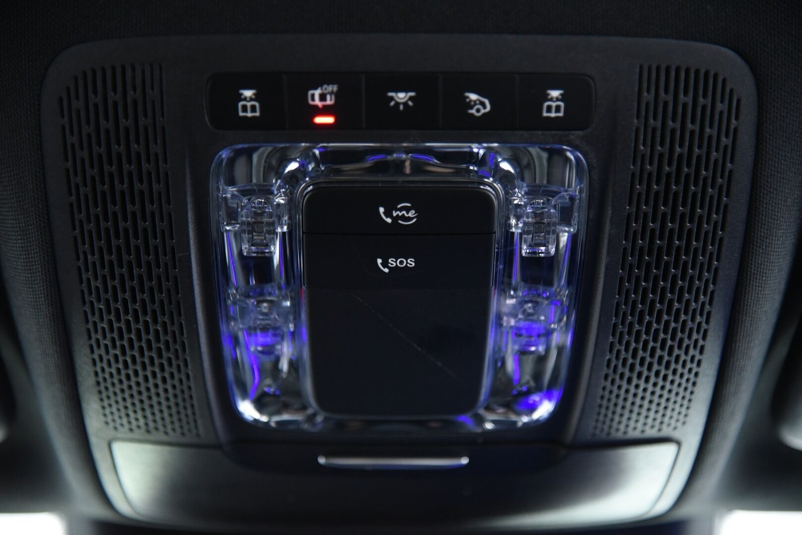 Mercedes-Benz A 2020 250 e A AMG Exclusive EQ Power / Multibeam / Ilmastoidut Nahat / 360° / Keyless / BLIS / Apple & Android - 3,99 % KORKOTARJOUS TÄHÄN AUTOON - Distronic Pro / Burmester / Widescreen / CCS-lataus / Night -paketti / Merkkihuollettu / Huippuvarusteet!