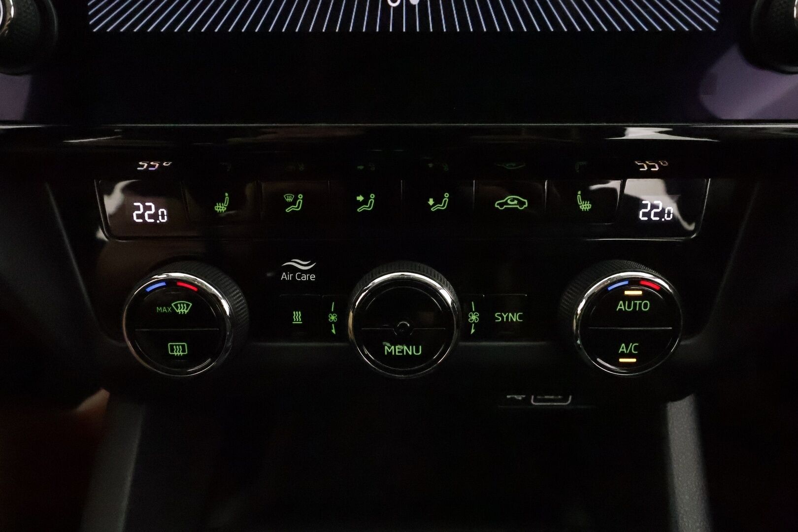 Skoda Octavia 2020 Combi 2,0 TDI 184 4x4 Scout DSG Autom. **Webasto / Koukku / Adapt.Vakkari / LED-valot / P.Kamera / Navi / Keyless** - Kahdet Renkaat 