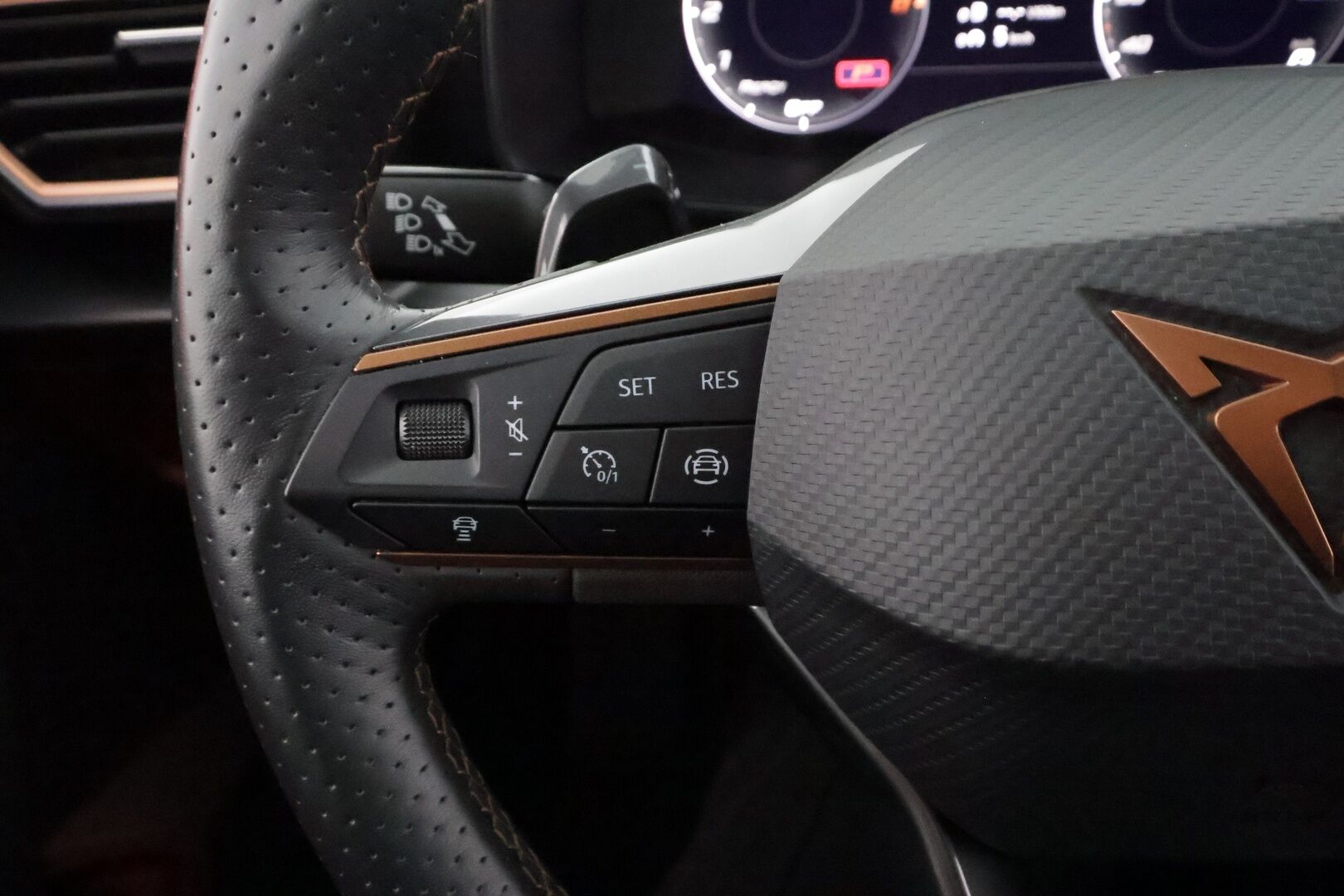 Cupra Leon Sportstourer 2023 1.5 eTSI 110 kW MHEV DSG - | ACC | LED | P.Kamera | Navi | Kaistavahti | Keyless | Apple&Android | Suomi-auto | Kahdet renkaat | Merkkihuollot |