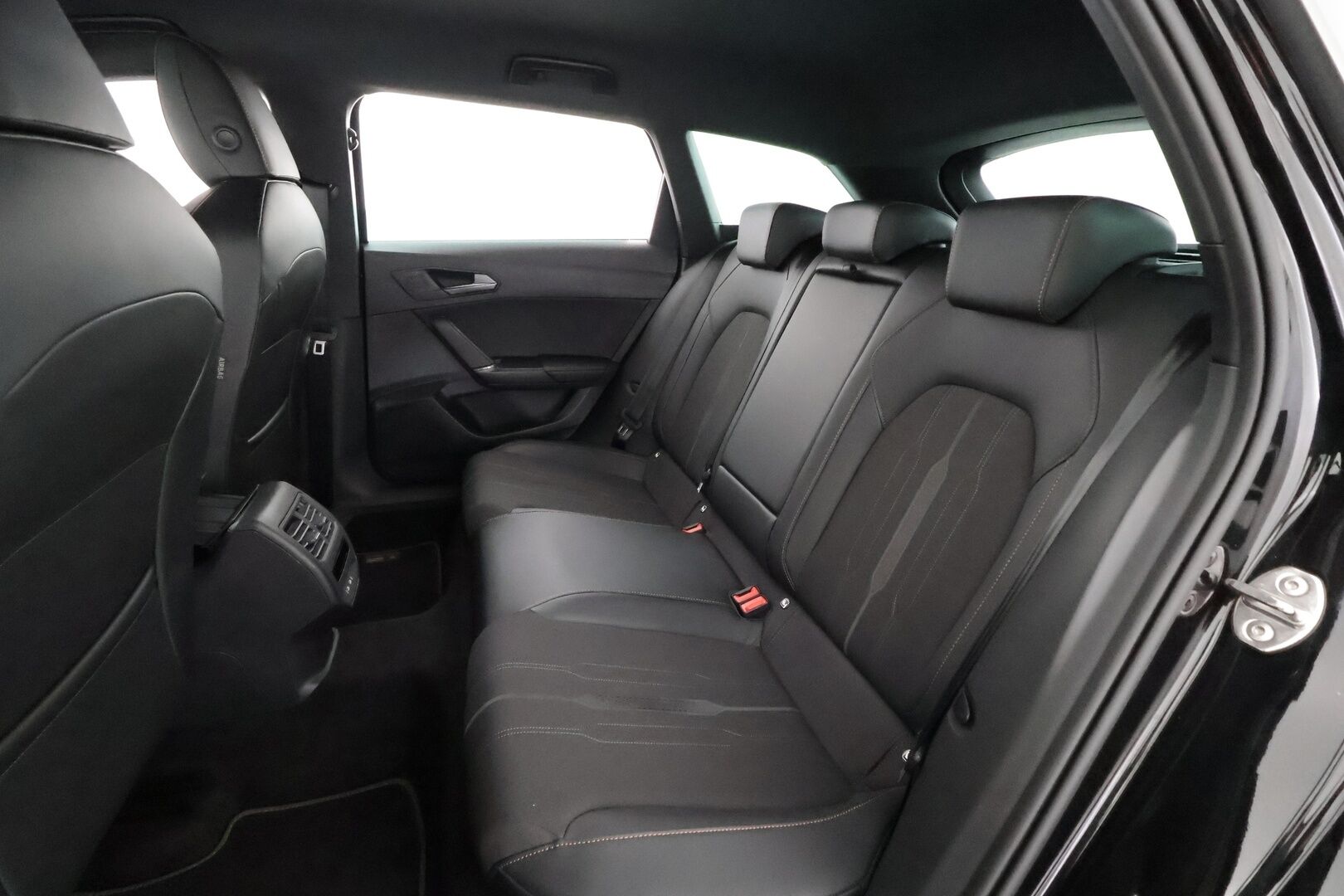 Cupra Leon Sportstourer 2023 1.5 eTSI 110 kW MHEV DSG - | ACC | LED | P.Kamera | Navi | Kaistavahti | Keyless | Apple&Android | Suomi-auto | Kahdet renkaat | Merkkihuollot |
