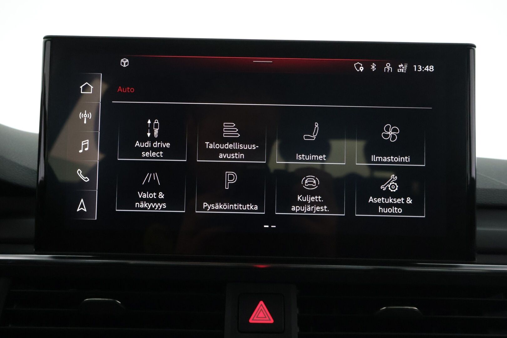 Audi A4 2023 A4 Avant Progress Plus 40 TFSI 150 kW MHEV quattro S tronic *Matrix / Hierovat etuistuimet / Webasto / Koukku / Sportti penkit* - 3,99 % KORKOTARJOUS TÄHÄN AUTOON - 31.5. ASTI! - *Juuri saapunut / Todella vähän ajettu / Viimeisin huolto 02/2025*