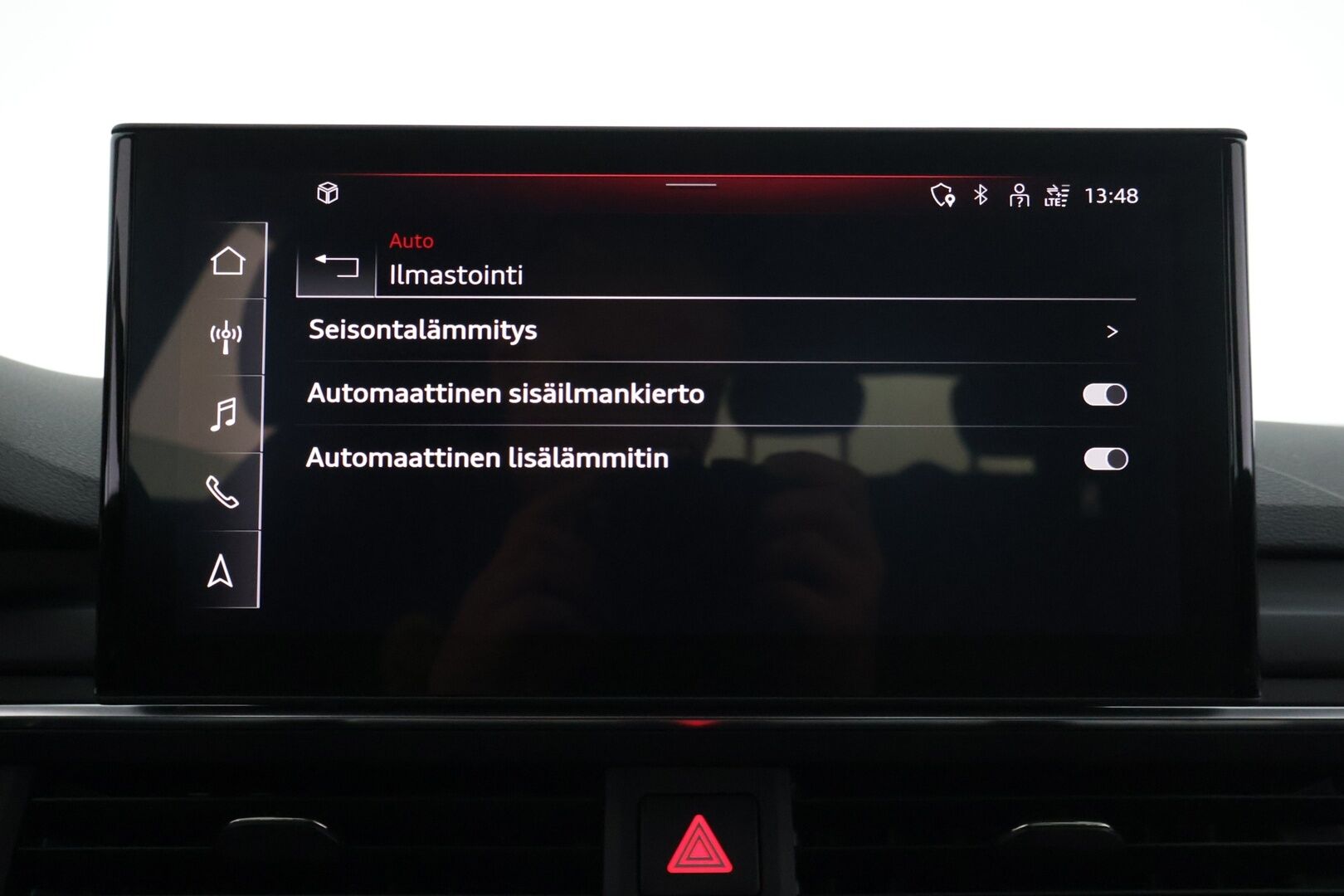 Audi A4 2023 A4 Avant Progress Plus 40 TFSI 150 kW MHEV quattro S tronic *Matrix / Hierovat etuistuimet / Webasto / Koukku / Sportti penkit* - 3,99 % KORKOTARJOUS TÄHÄN AUTOON - 31.5. ASTI! - *Juuri saapunut / Todella vähän ajettu / Viimeisin huolto 02/2025*