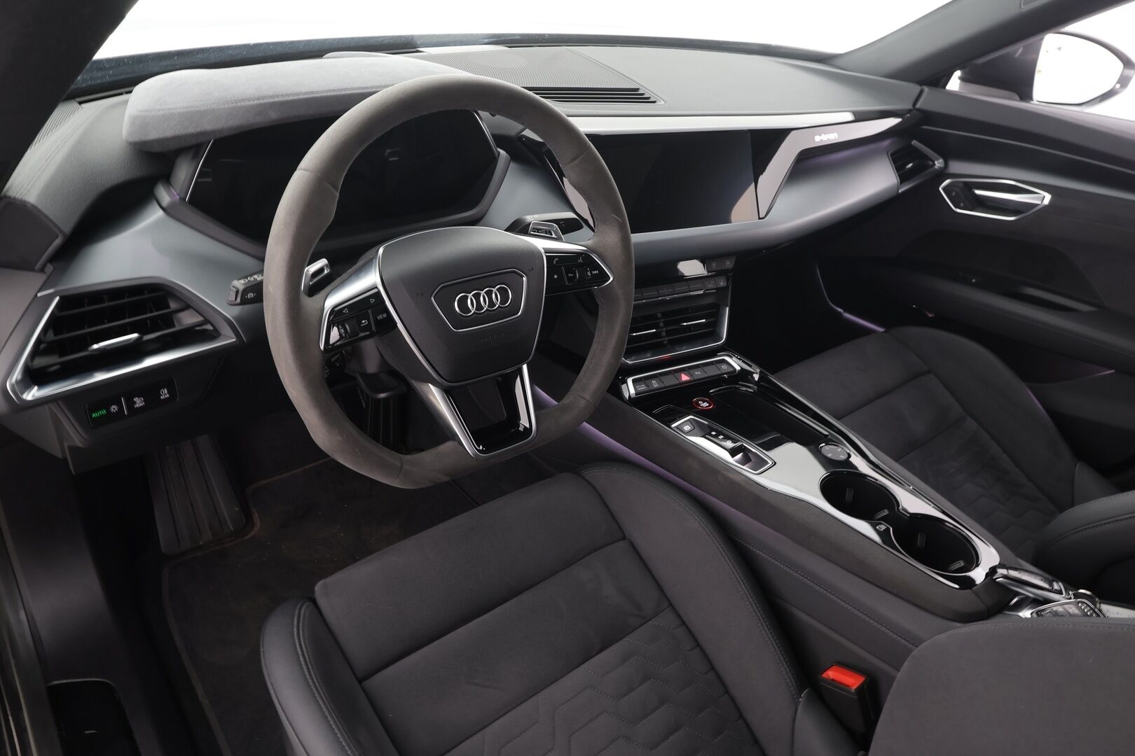 Audi e-tron GT 2023 60 quattro * ACC / B&O / Ilma-alusta / P.kamera / Matrix LED / ILP / Lasikatto / Keyless / Sähköpenkit * - 1.Om Suomi-auto / Akku kuntotarkastettu / Merkkihuollettu