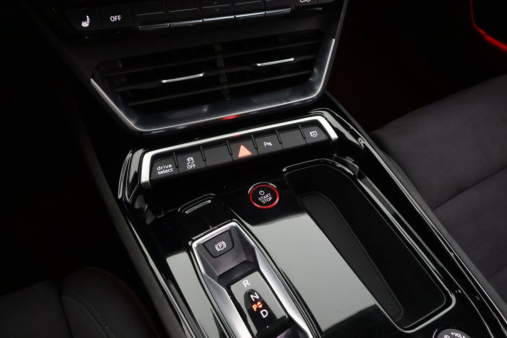 Audi e-tron GT 2023 60 quattro * ACC / B&O / Ilma-alusta / P.kamera / Matrix LED / ILP / Lasikatto / Keyless / Sähköpenkit * - 1.Om Suomi-auto / Akku kuntotarkastettu / Merkkihuollettu