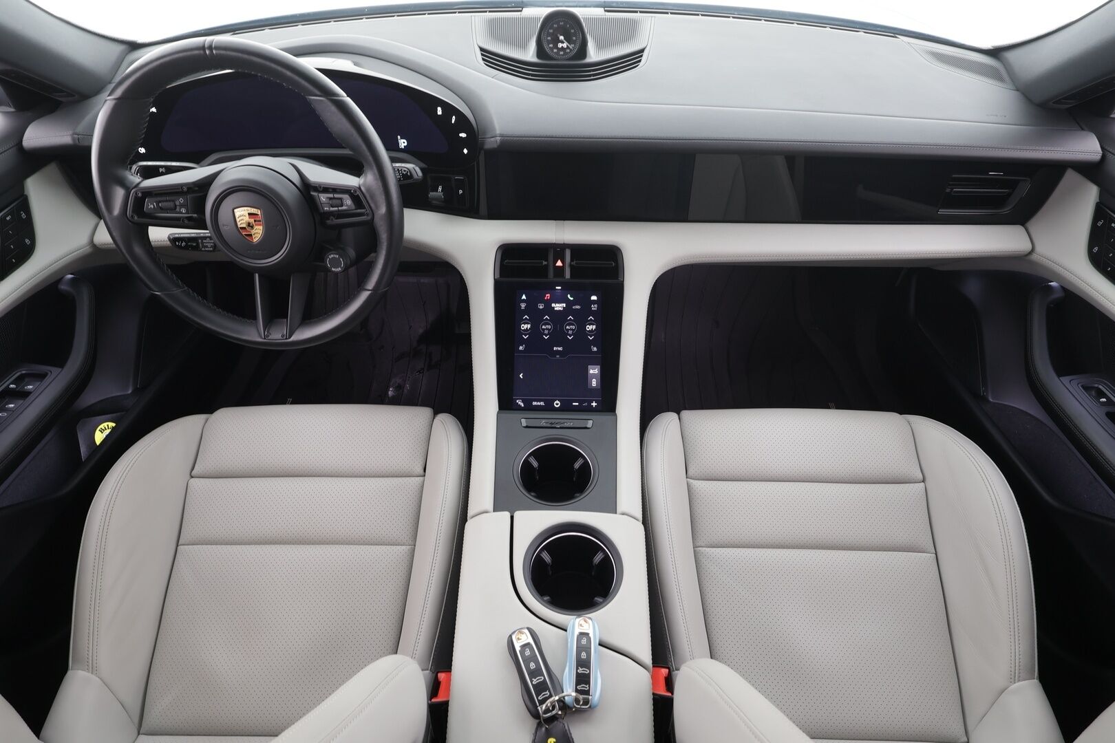 Porsche Taycan 2023 4 Cross Turismo * ACC / 360° / ILP / Muistipenkit / PDLS+ / PASM / Sport Chrono / Lasikatto / Comfort Access / Navi * - Suomi-auto / Kahdet renkaat aluvanteilla / Merkkihuollettu / Akku kuntotarkastettu