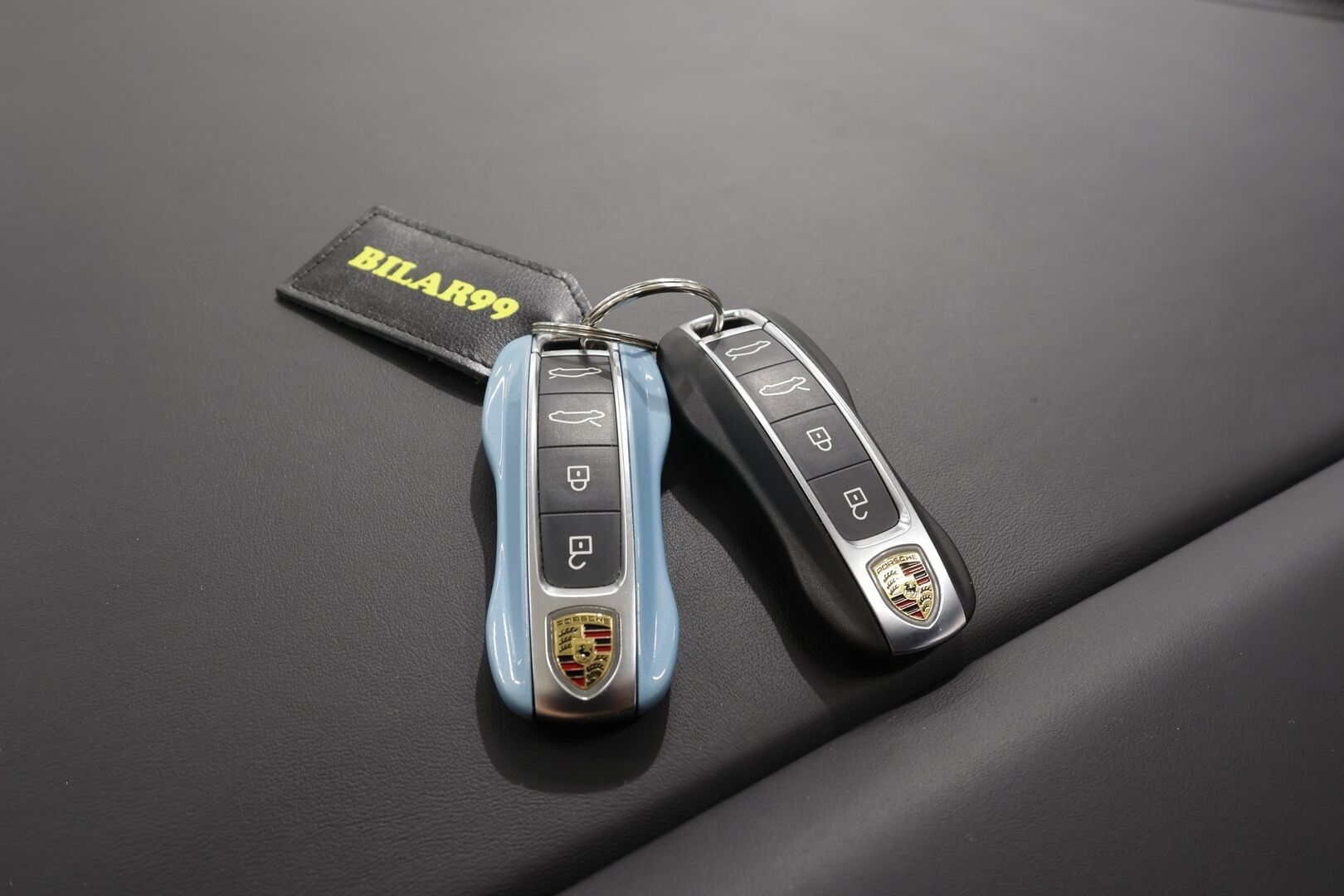 Porsche Taycan 2023 4 Cross Turismo * ACC / 360° / ILP / Muistipenkit / PDLS+ / PASM / Sport Chrono / Lasikatto / Comfort Access / Navi * - Suomi-auto / Kahdet renkaat aluvanteilla / Merkkihuollettu / Akku kuntotarkastettu