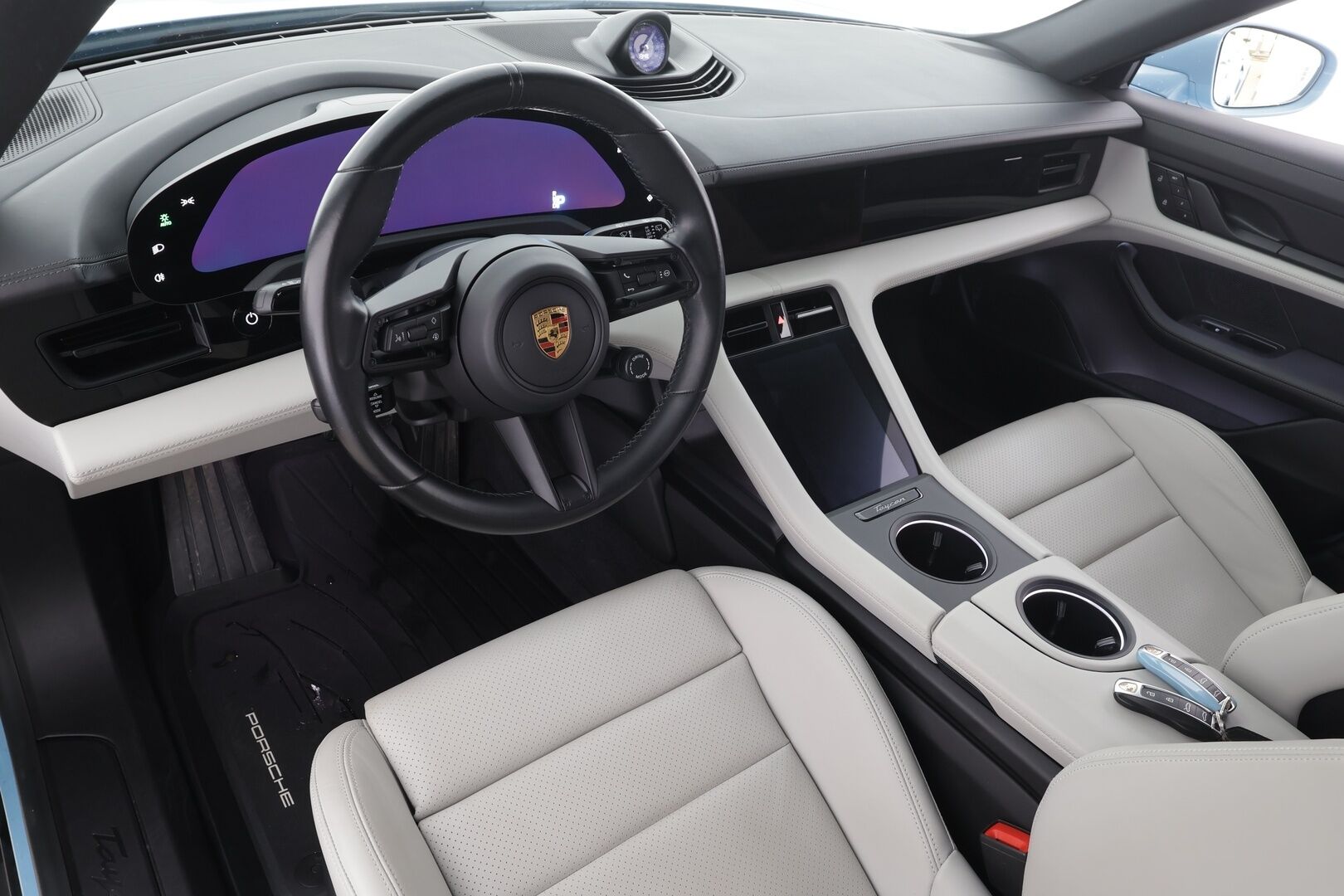 Porsche Taycan 2023 4 Cross Turismo * ACC / 360° / ILP / Muistipenkit / PDLS+ / PASM / Sport Chrono / Lasikatto / Comfort Access / Navi * - Suomi-auto / Kahdet renkaat aluvanteilla / Merkkihuollettu / Akku kuntotarkastettu