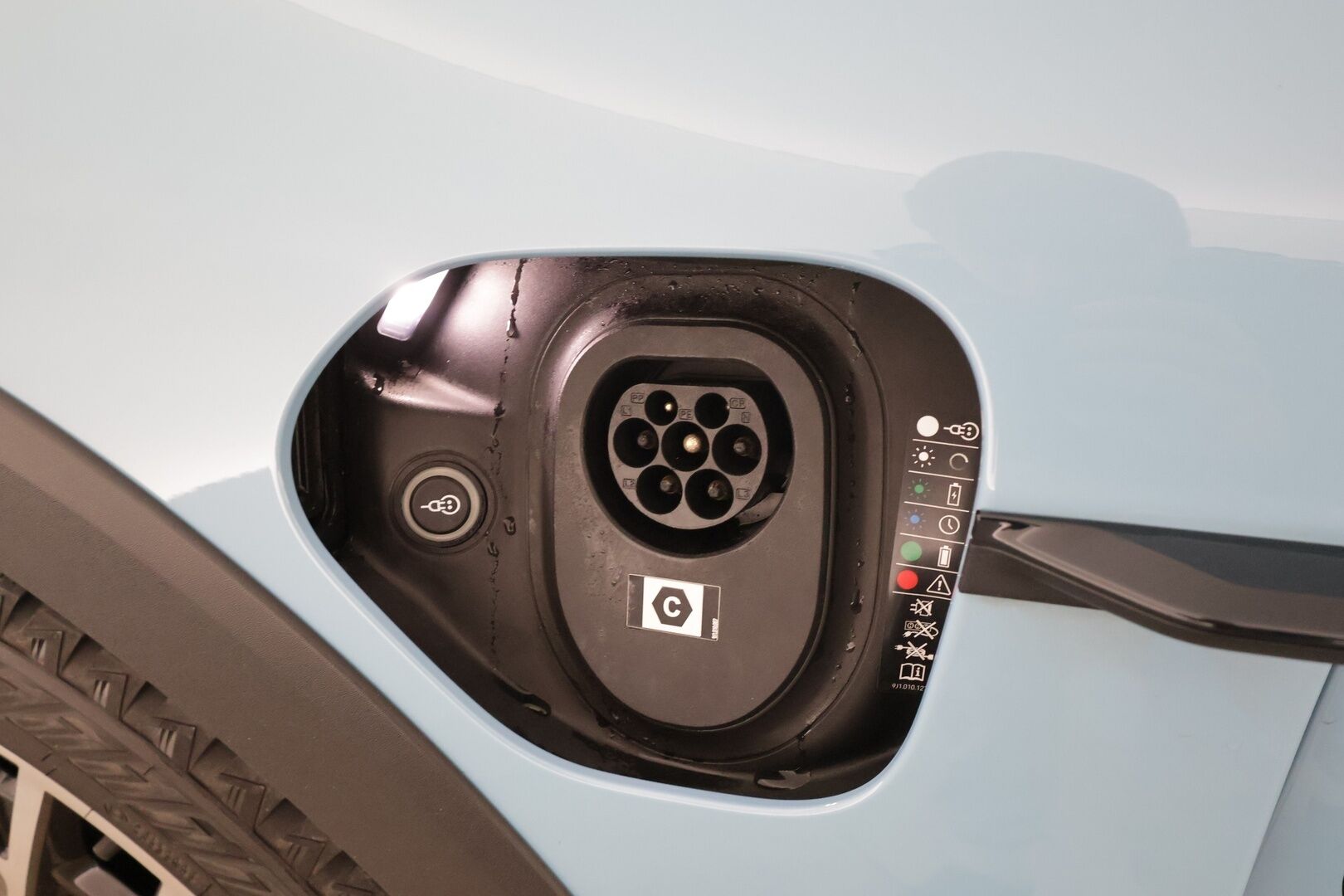 Porsche Taycan 2023 4 Cross Turismo * ACC / 360° / ILP / Muistipenkit / PDLS+ / PASM / Sport Chrono / Lasikatto / Comfort Access / Navi * - Suomi-auto / Kahdet renkaat aluvanteilla / Merkkihuollettu / Akku kuntotarkastettu