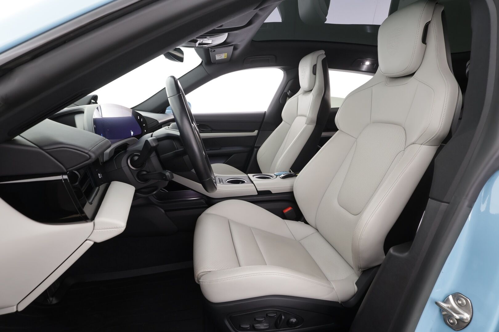 Porsche Taycan 2023 4 Cross Turismo * ACC / 360° / ILP / Muistipenkit / PDLS+ / PASM / Sport Chrono / Lasikatto / Comfort Access / Navi * - Suomi-auto / Kahdet renkaat aluvanteilla / Merkkihuollettu / Akku kuntotarkastettu