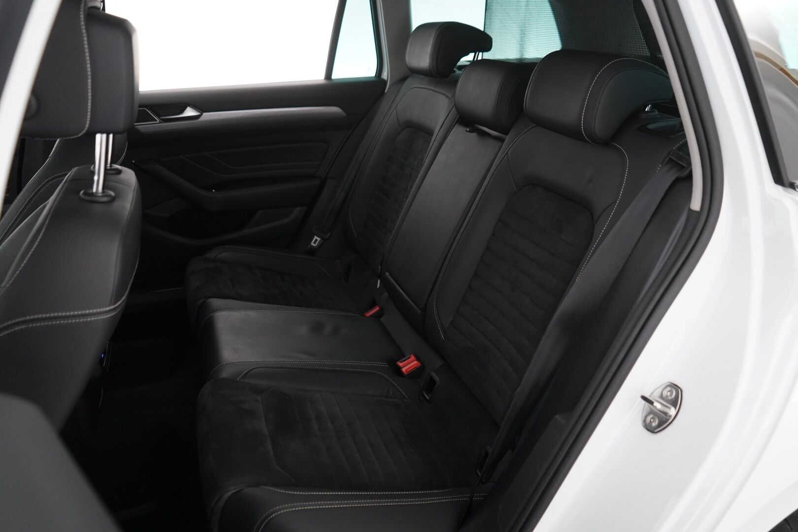 VOLKSWAGEN PASSAT 2020 Variant GTE Plug-In Hybrid 160 kW (218 hv) DSG-automaatti *ACC / Kamera / S.Vetokoukku / Webasto / Keyless* - Kahdet renkaat alumiinivantein / Viimeisin huolto 172tkm / Molemmat laturit