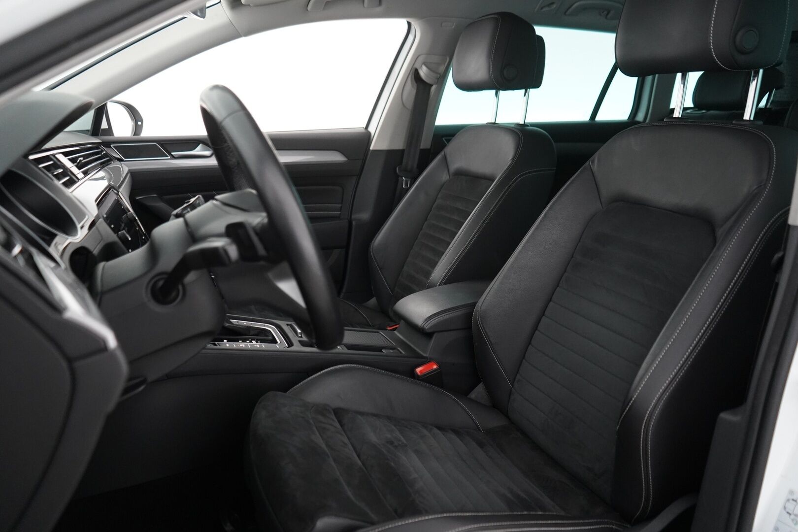 VOLKSWAGEN PASSAT 2020 Variant GTE Plug-In Hybrid 160 kW (218 hv) DSG-automaatti *ACC / Kamera / S.Vetokoukku / Webasto / Keyless* - Kahdet renkaat alumiinivantein / Viimeisin huolto 172tkm / Molemmat laturit