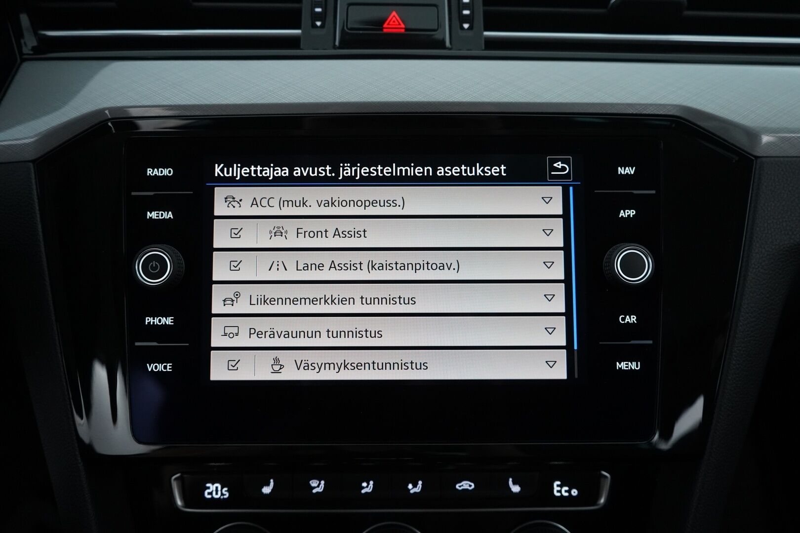 VOLKSWAGEN PASSAT 2020 Variant GTE Plug-In Hybrid 160 kW (218 hv) DSG-automaatti *ACC / Kamera / S.Vetokoukku / Webasto / Keyless* - Kahdet renkaat alumiinivantein / Viimeisin huolto 172tkm / Molemmat laturit