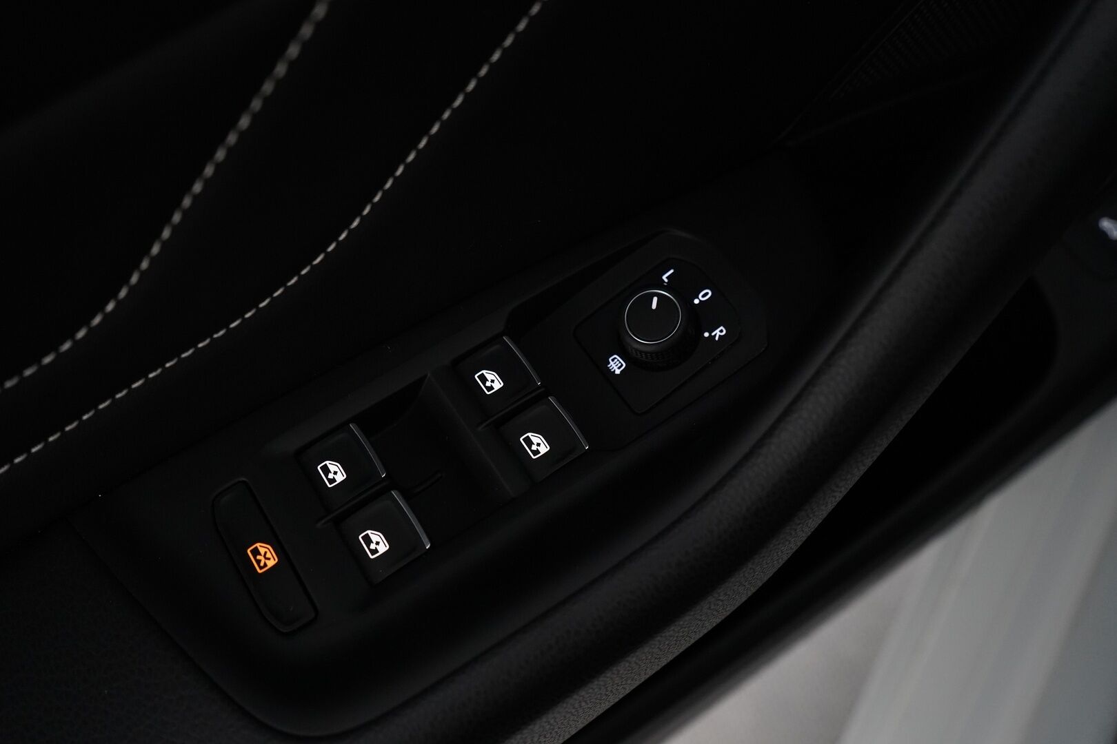 VOLKSWAGEN PASSAT 2020 Variant GTE Plug-In Hybrid 160 kW (218 hv) DSG-automaatti *ACC / Kamera / S.Vetokoukku / Webasto / Keyless* - Kahdet renkaat alumiinivantein / Viimeisin huolto 172tkm / Molemmat laturit