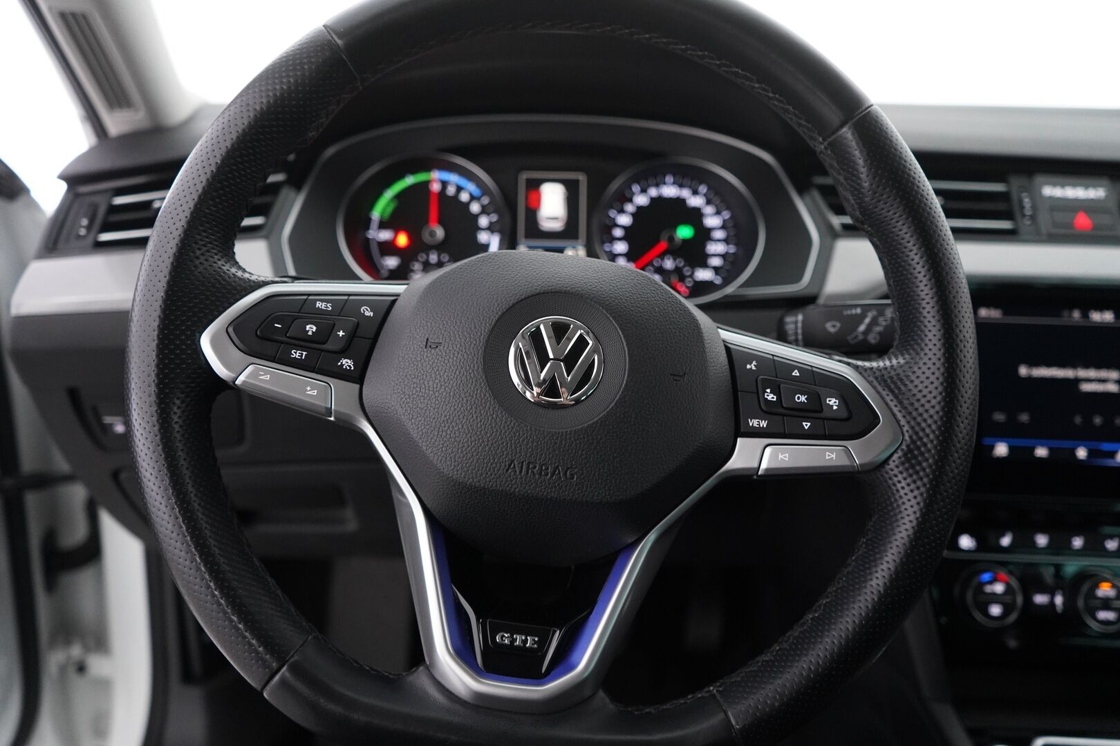 VOLKSWAGEN PASSAT 2020 Variant GTE Plug-In Hybrid 160 kW (218 hv) DSG-automaatti *ACC / Kamera / S.Vetokoukku / Webasto / Keyless* - Kahdet renkaat alumiinivantein / Viimeisin huolto 172tkm / Molemmat laturit