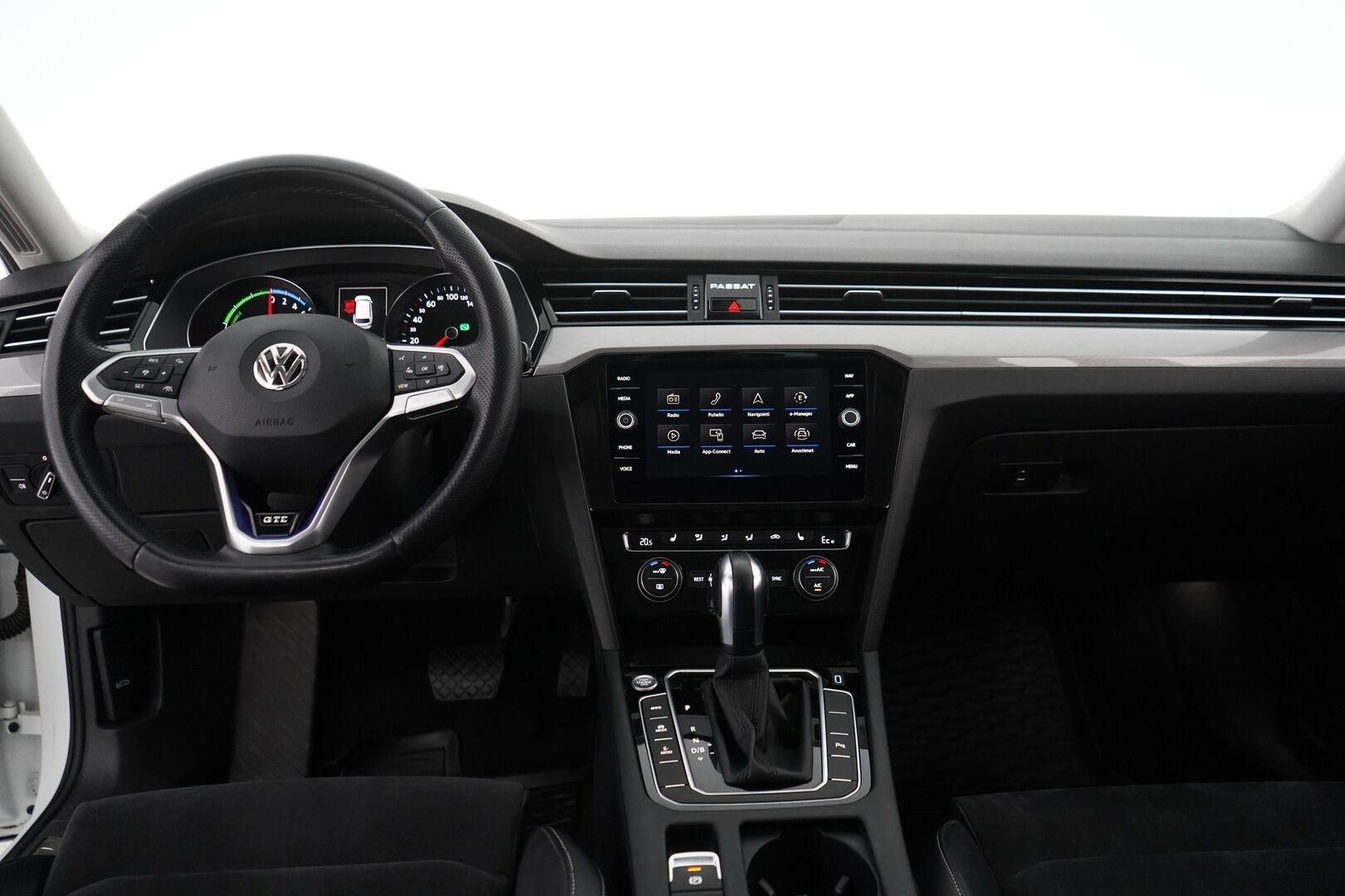 VOLKSWAGEN PASSAT 2020 Variant GTE Plug-In Hybrid 160 kW (218 hv) DSG-automaatti *ACC / Kamera / S.Vetokoukku / Webasto / Keyless* - Kahdet renkaat alumiinivantein / Viimeisin huolto 172tkm / Molemmat laturit