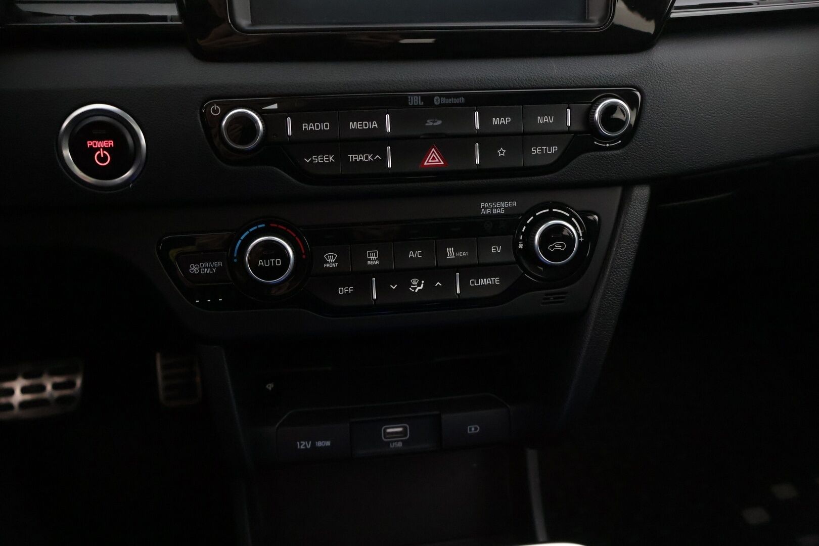 KIA NIRO 2019 64 kWh Advance plus * Keyless Go / Adapt. vakkari / Tuuletetut penkit / Muistipenkki / Peruutuskamera * - *Siistikuntoinen yksilö kattavilla varusteilla! / 2x renkaat&vanteet*
