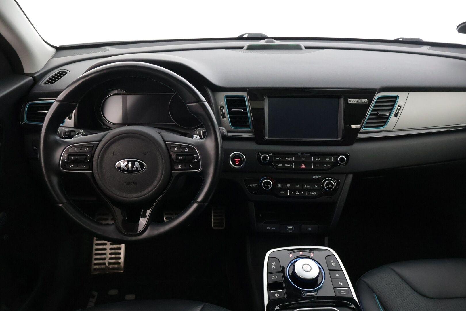KIA NIRO 2019 64 kWh Advance plus * Keyless Go / Adapt. vakkari / Tuuletetut penkit / Muistipenkki / Peruutuskamera * - *Siistikuntoinen yksilö kattavilla varusteilla! / 2x renkaat&vanteet*