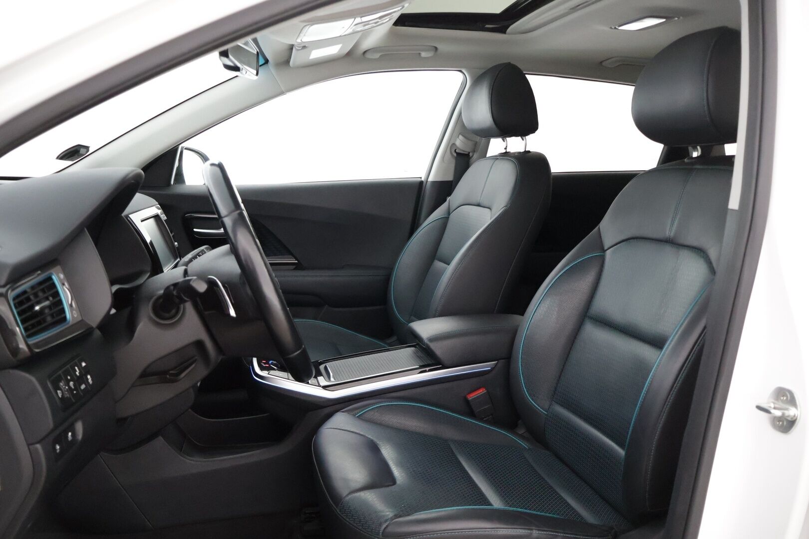 KIA NIRO 2019 64 kWh Advance plus * Keyless Go / Adapt. vakkari / Tuuletetut penkit / Muistipenkki / Peruutuskamera * - *Siistikuntoinen yksilö kattavilla varusteilla! / 2x renkaat&vanteet*