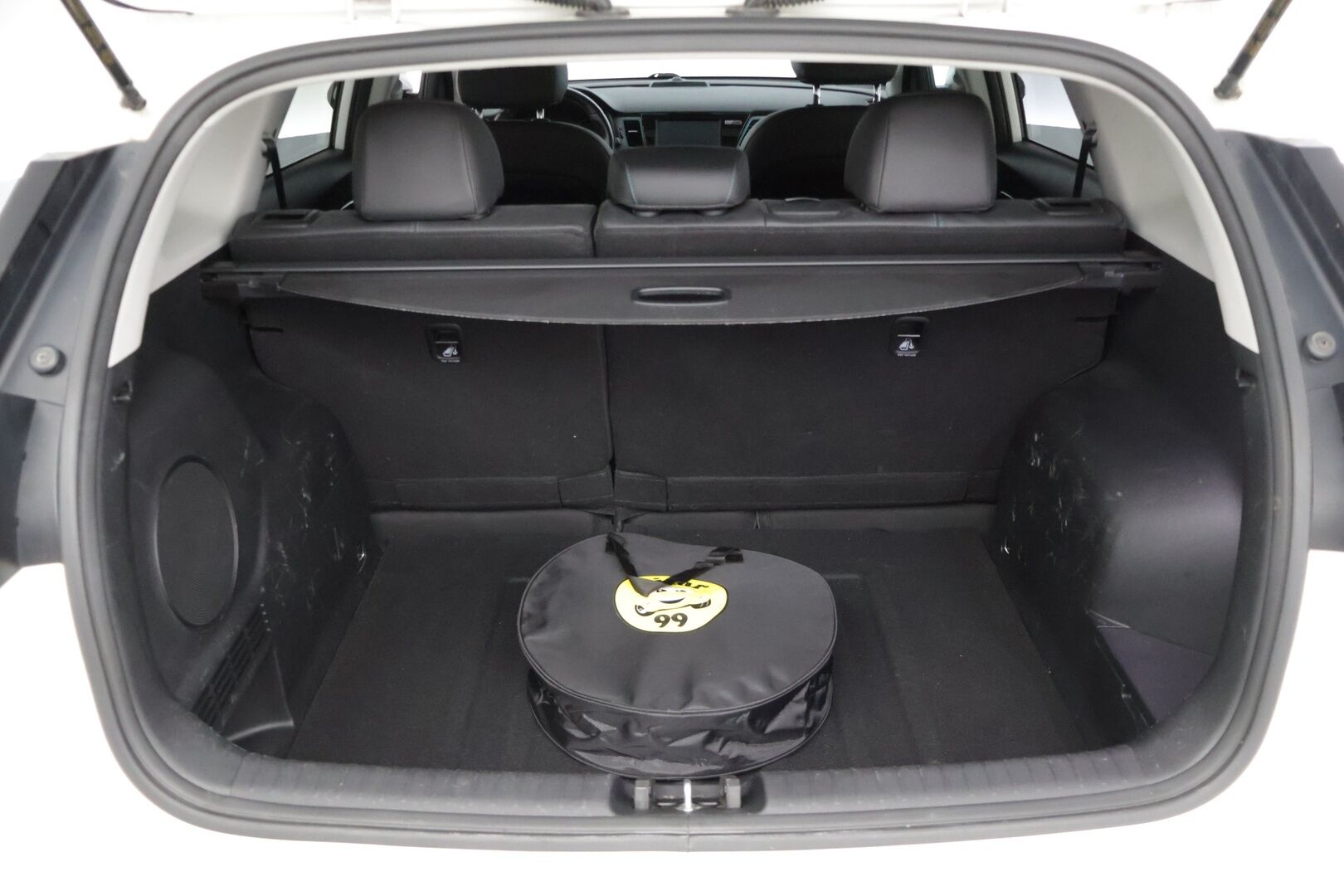 KIA NIRO 2019 64 kWh Advance plus * Keyless Go / Adapt. vakkari / Tuuletetut penkit / Muistipenkki / Peruutuskamera * - *Siistikuntoinen yksilö kattavilla varusteilla! / 2x renkaat&vanteet*
