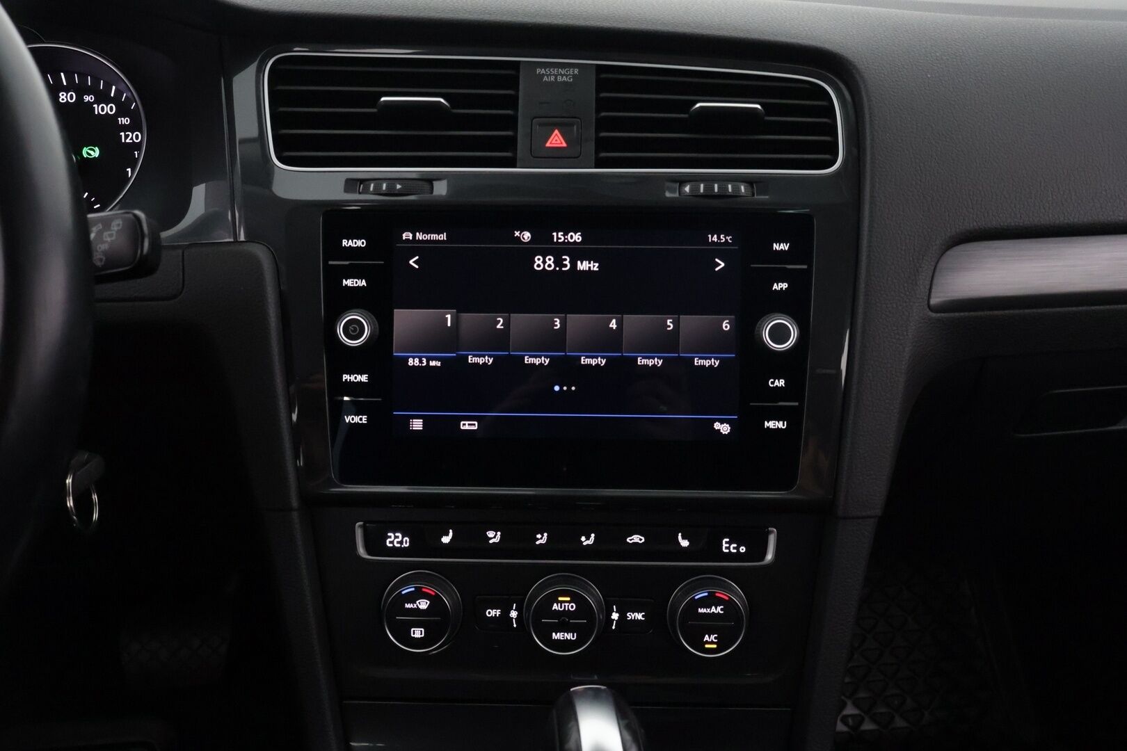 VOLKSWAGEN E-GOLF 2020 e-Golf 100 kW (136 hv) aut *Lämpöpumppu / Adapt. vakkari / Navi / LED / Apple&Android **