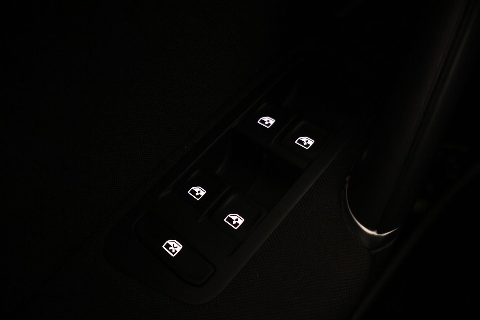VOLKSWAGEN GOLF 2020 e-Golf 100 kW (136 hv) aut - *2x Renkaat & Vanteet / Kattavasti huollettu*