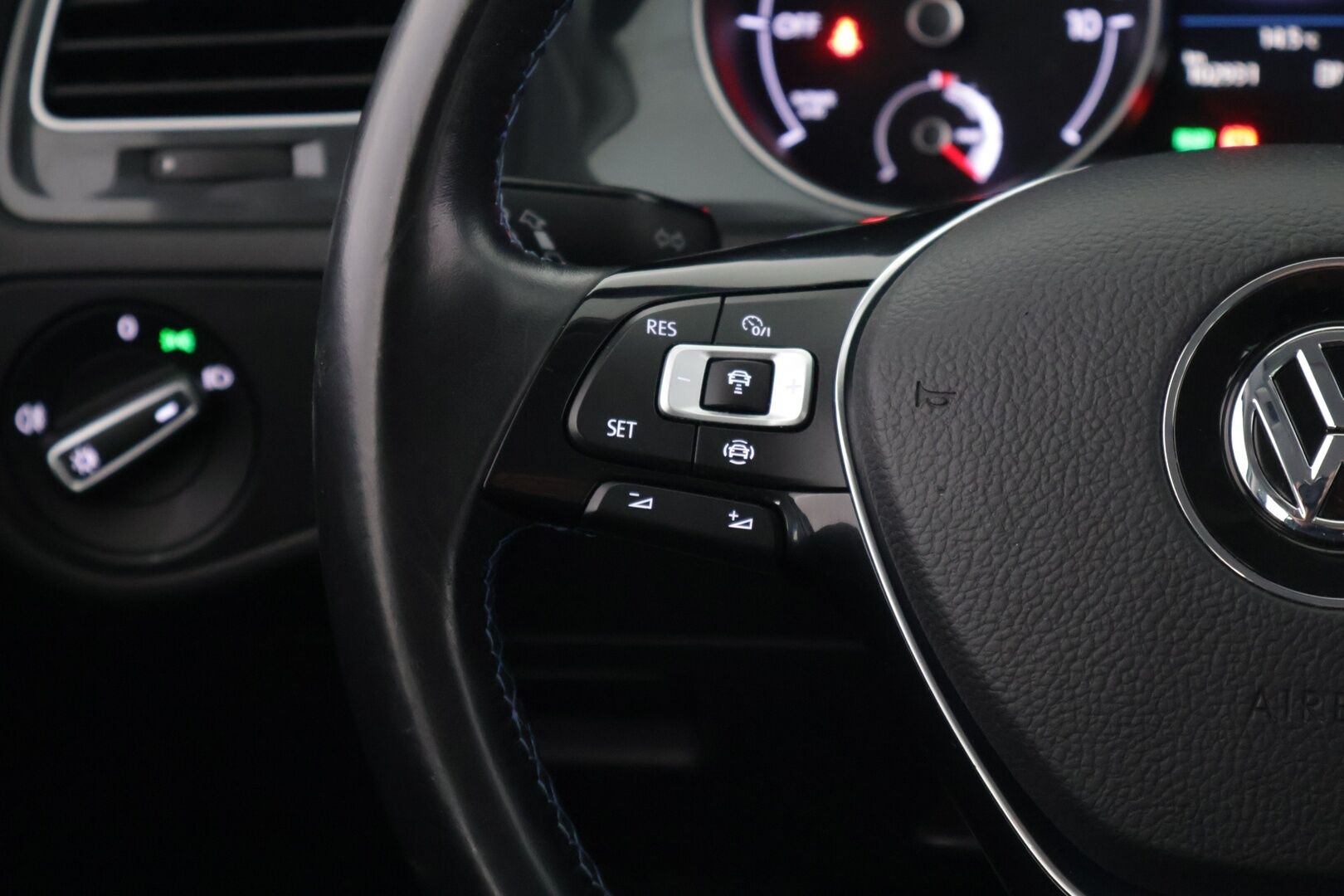 VOLKSWAGEN E-GOLF 2020 e-Golf 100 kW (136 hv) aut *Lämpöpumppu / Adapt. vakkari / Navi / LED / Apple&Android **